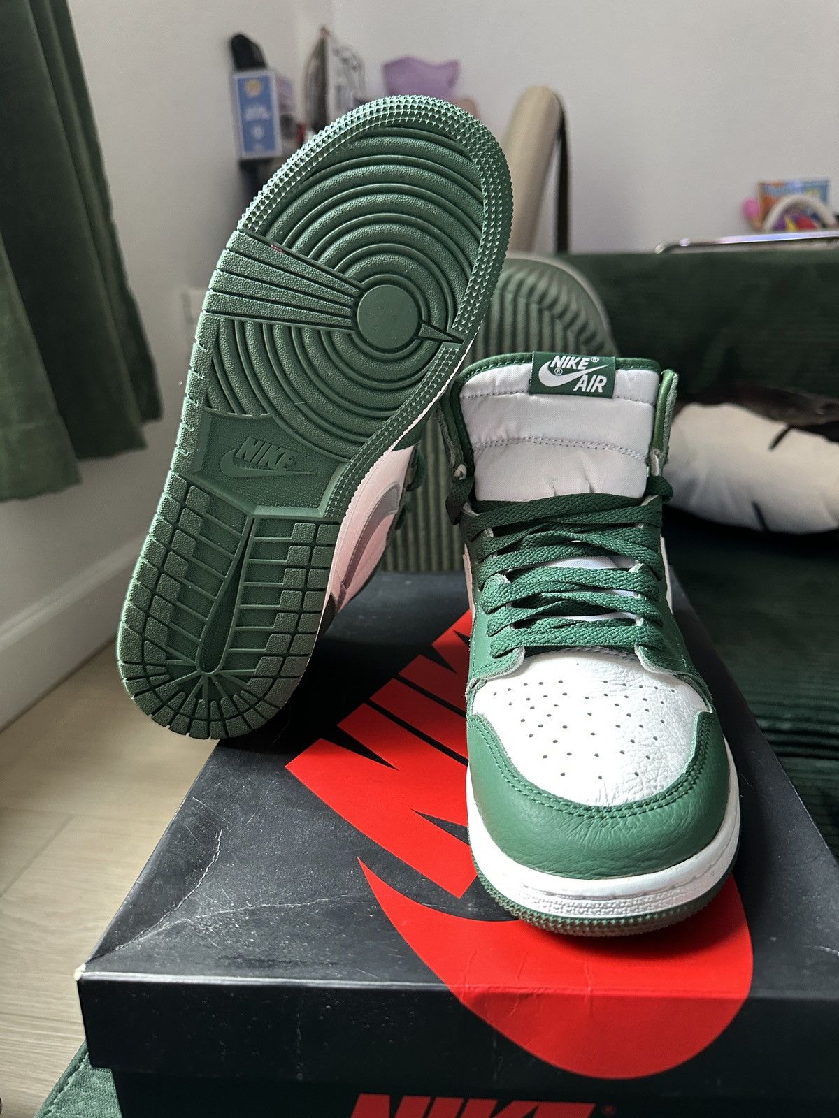 Jordan Brand × Nike Air Jordan 1 Retro George Green Size US 6.5 / EU 39-40 - 5 Thumbnail
