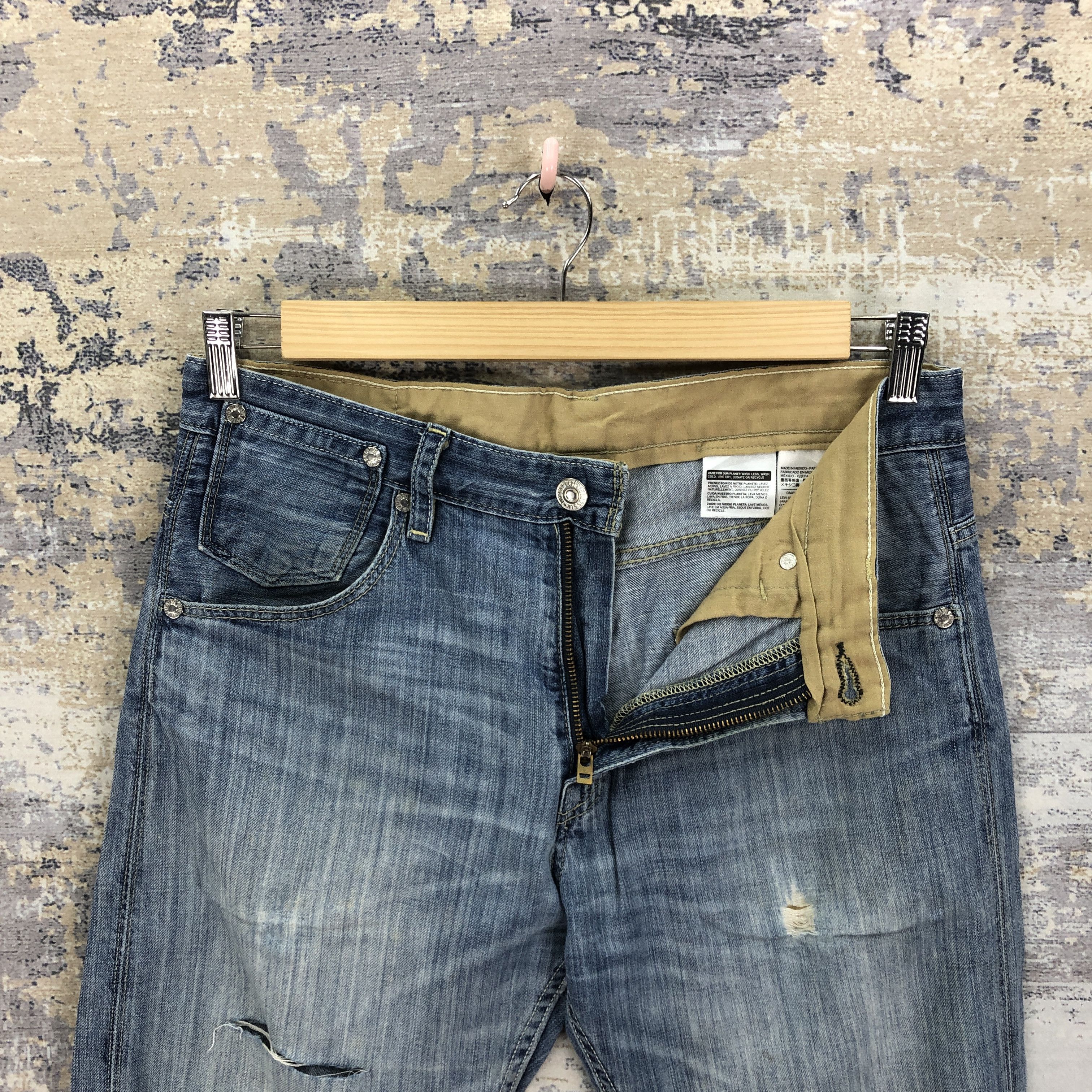 Levi's Vintage Levis 504 Faded Jeans Dirty Levi's Light Wash Denim Size US 32 / EU 48 - 3 Thumbnail