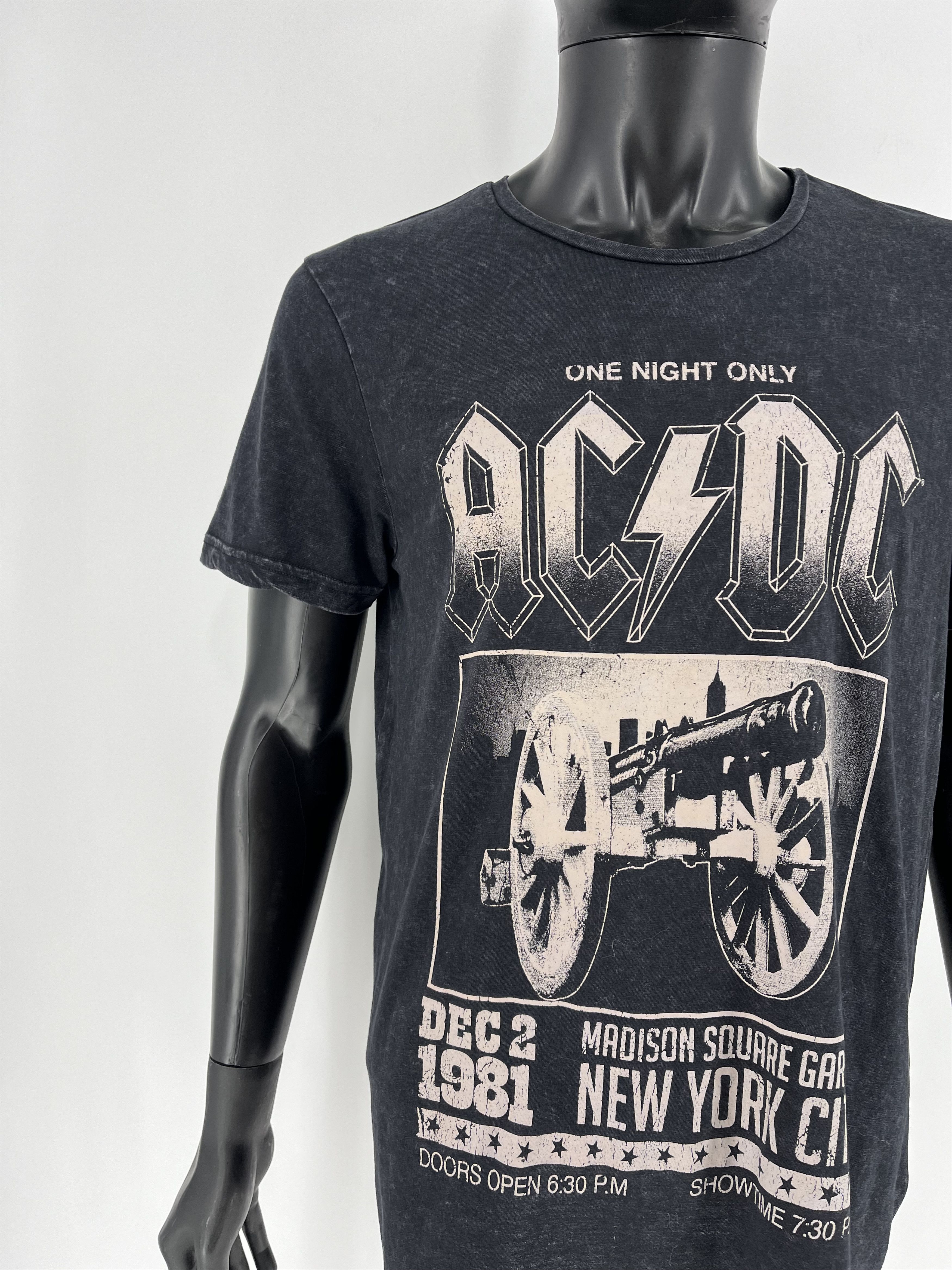 Band Tees × Vintage VINTAGE Y2K ACDC TEE SHIRT BAND TEE SIZE M Size US M / EU 48-50 / 2 - 6 Thumbnail