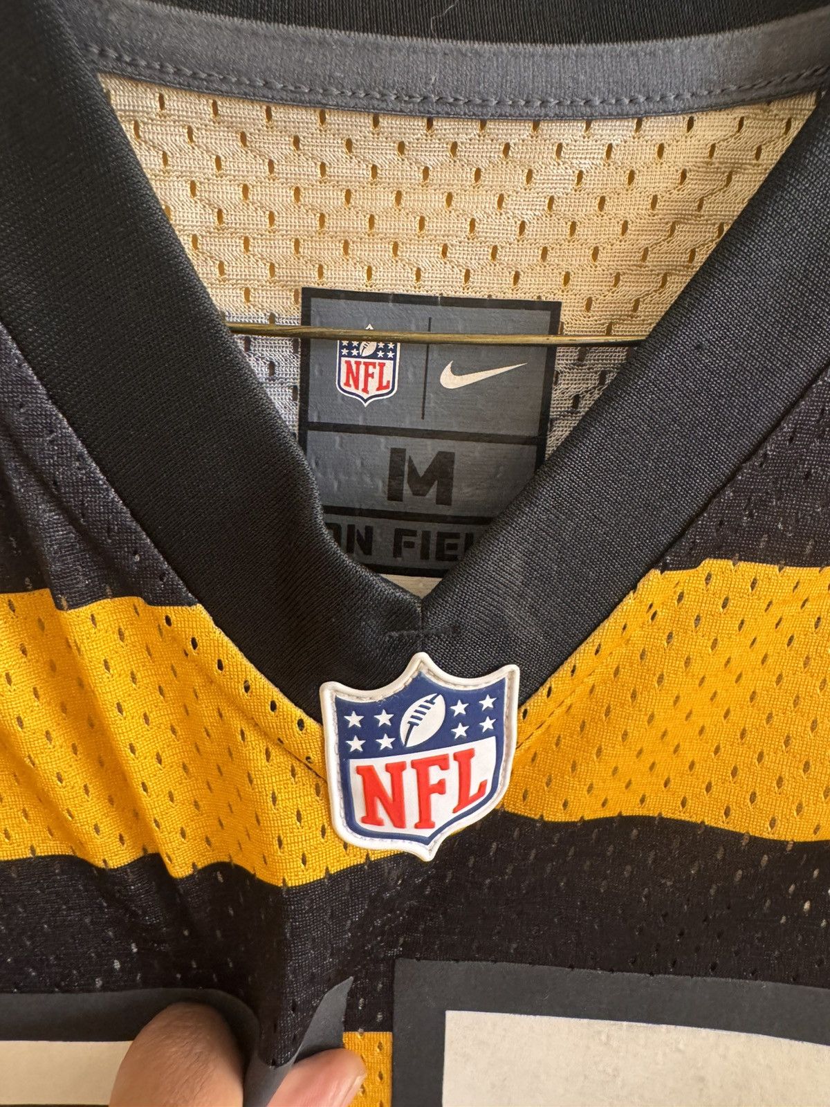 NFL × Nike Authentic Antonio Brown Steelers Bumblebee Jersey - Size M Size US M / EU 48-50 / 2 - 3 Thumbnail