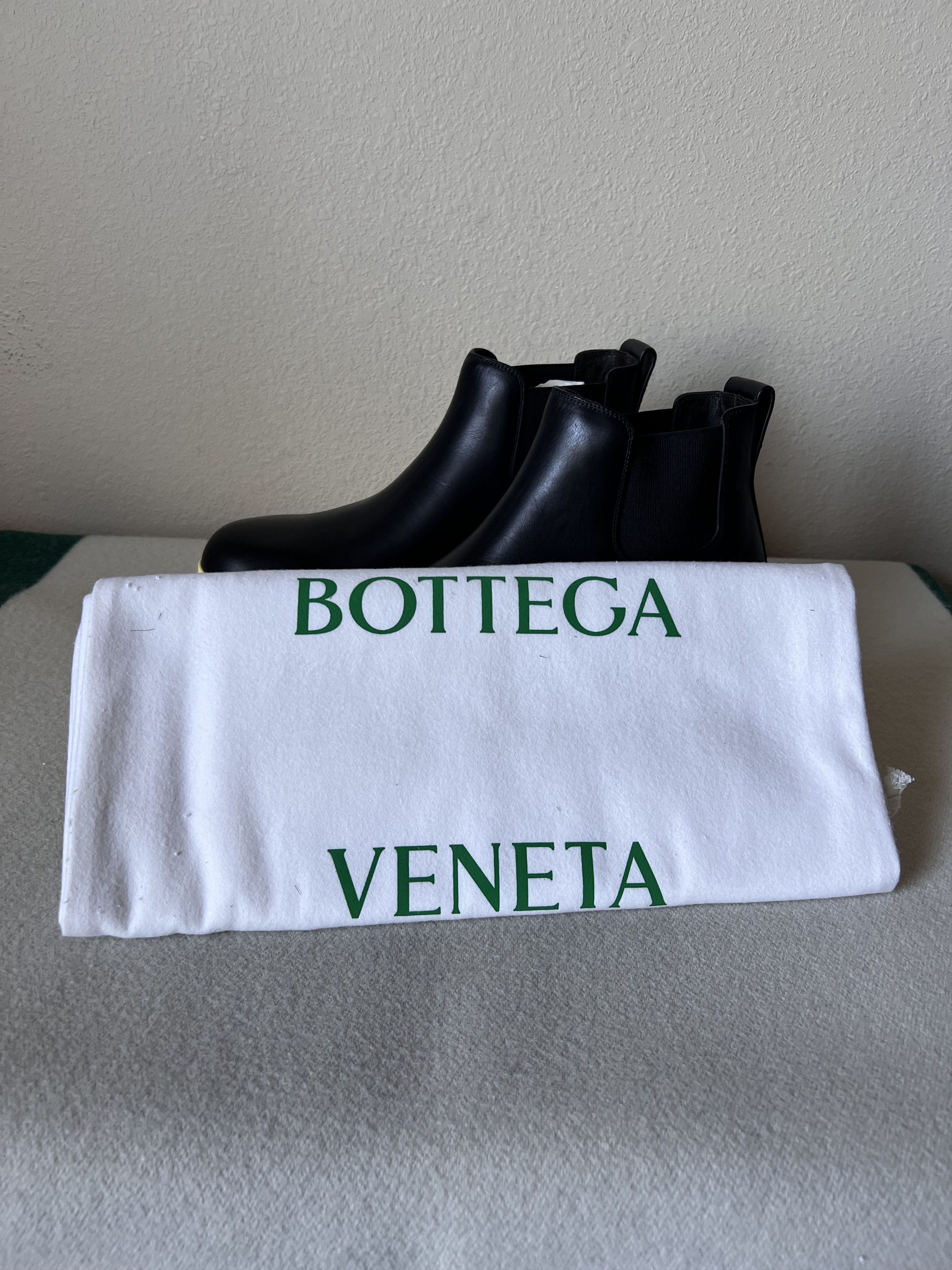 Bottega Veneta Bottega Veneta Tire Ankle Chelsea Boot in Black Lemon Size US 9.5 / EU 42-43 - 7 Thumbnail