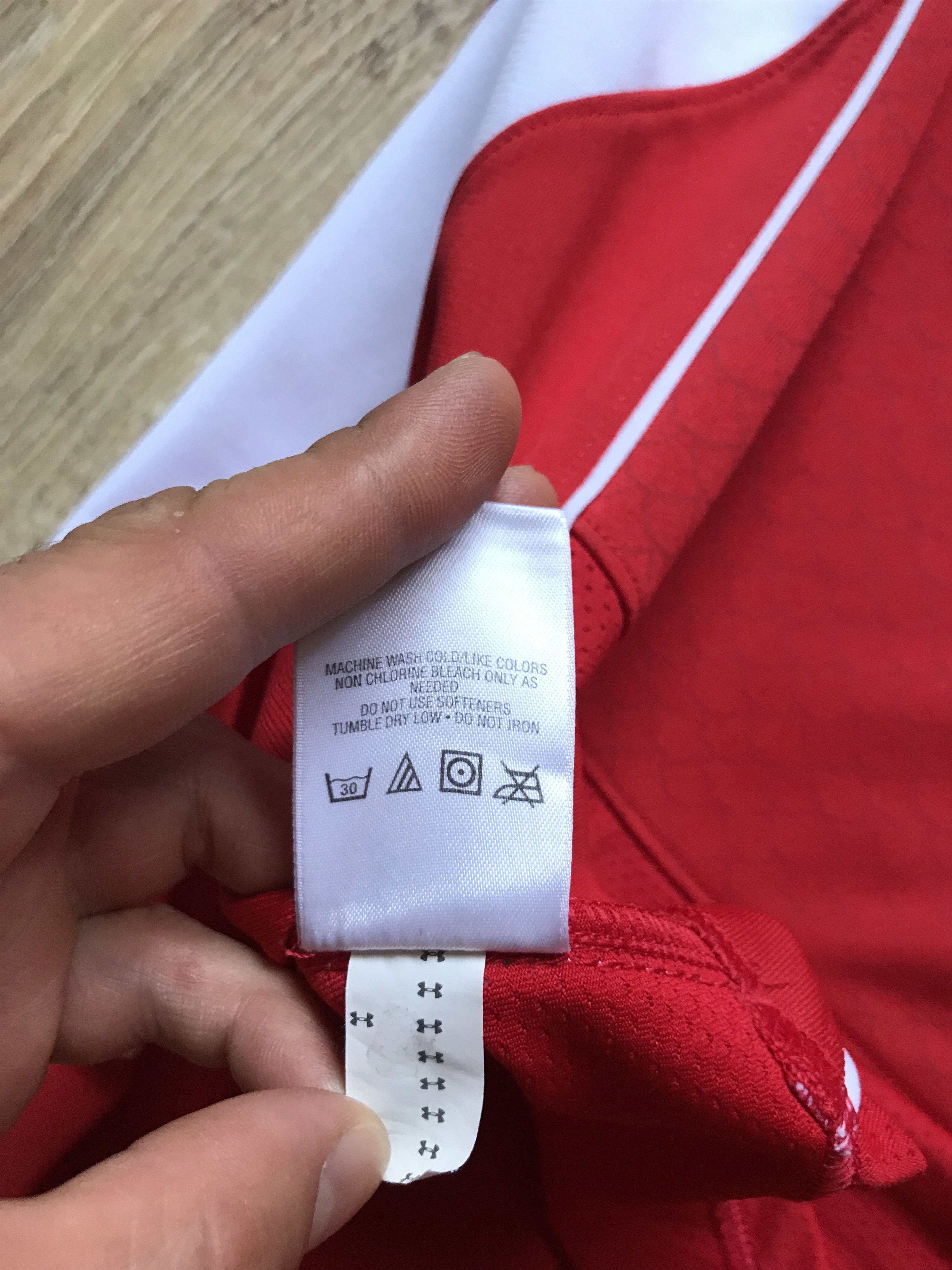 Under Armour × Vintage WRU Under Armour Wales Rugby Jersey Long Sleeve Size US M / EU 48-50 / 2 - 6 Thumbnail