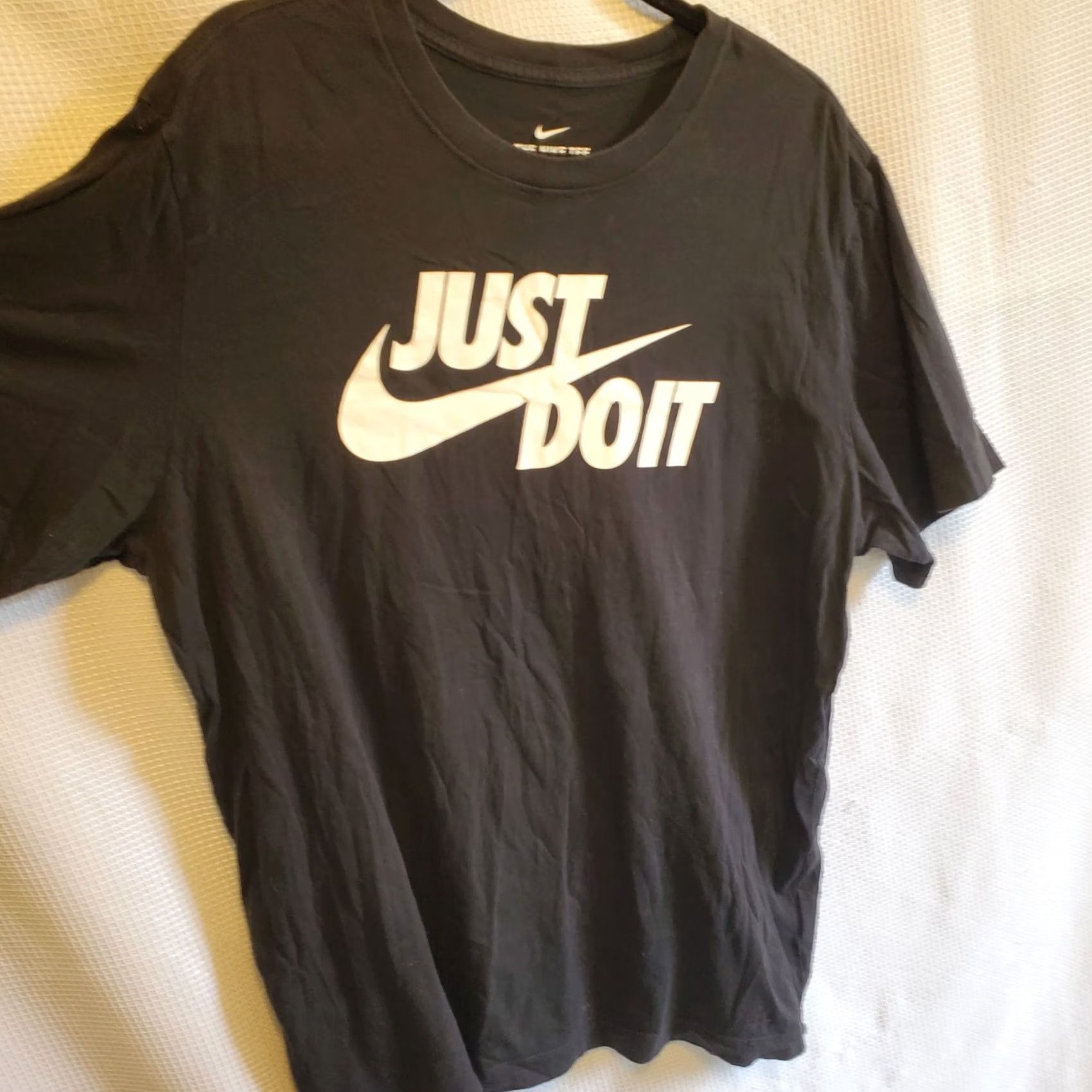 Nike Nike Shirt Mens XL Black The Nike Tee Short Sleeve Just Do It Swoosh Logo Crew Size US XL / EU 56 / 4 - 3 Thumbnail