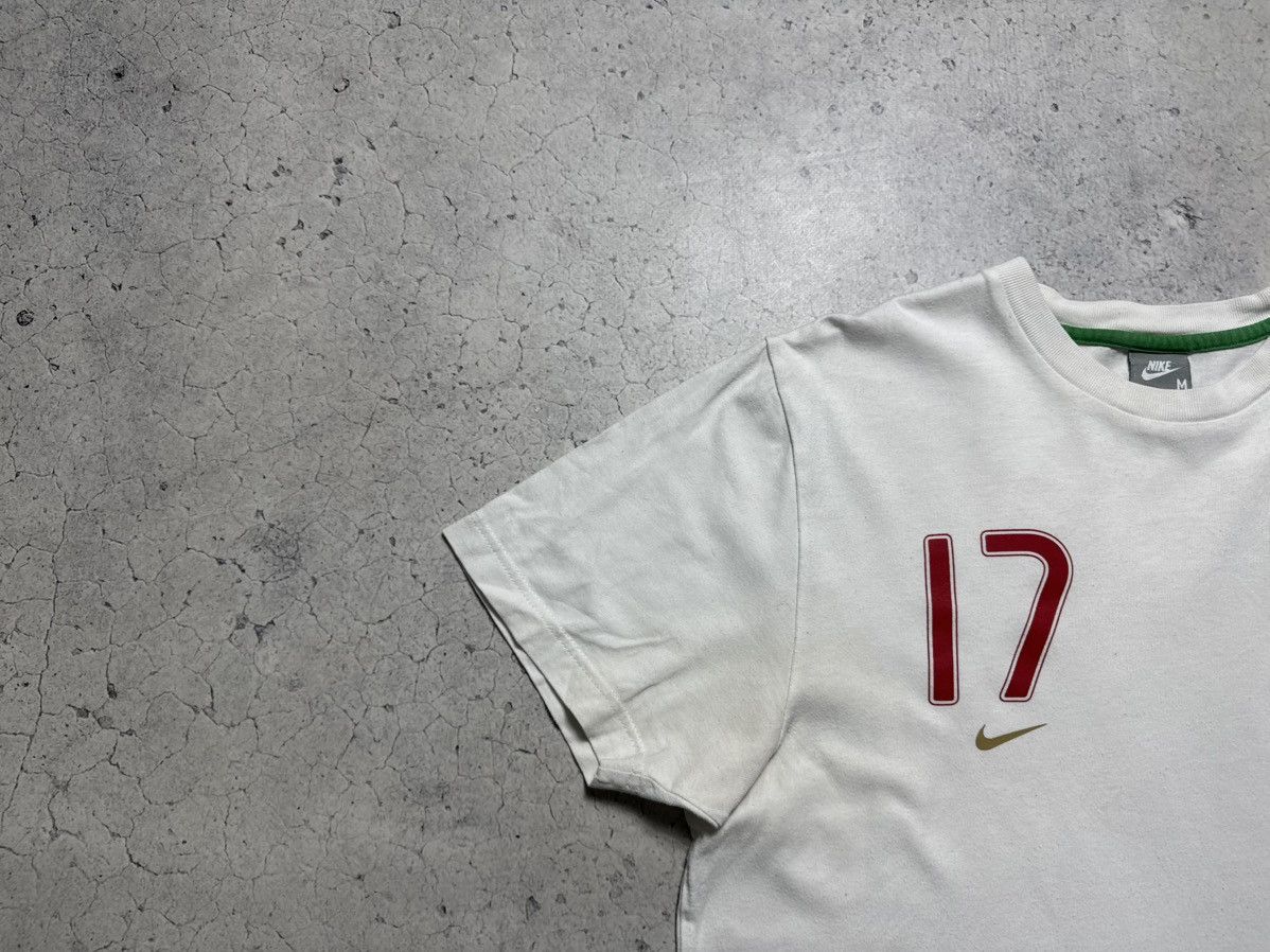 Nike Nike Portugal Team #17 Ronaldo Vintage Football Shirt Size US M / EU 48-50 / 2 - 3 Thumbnail