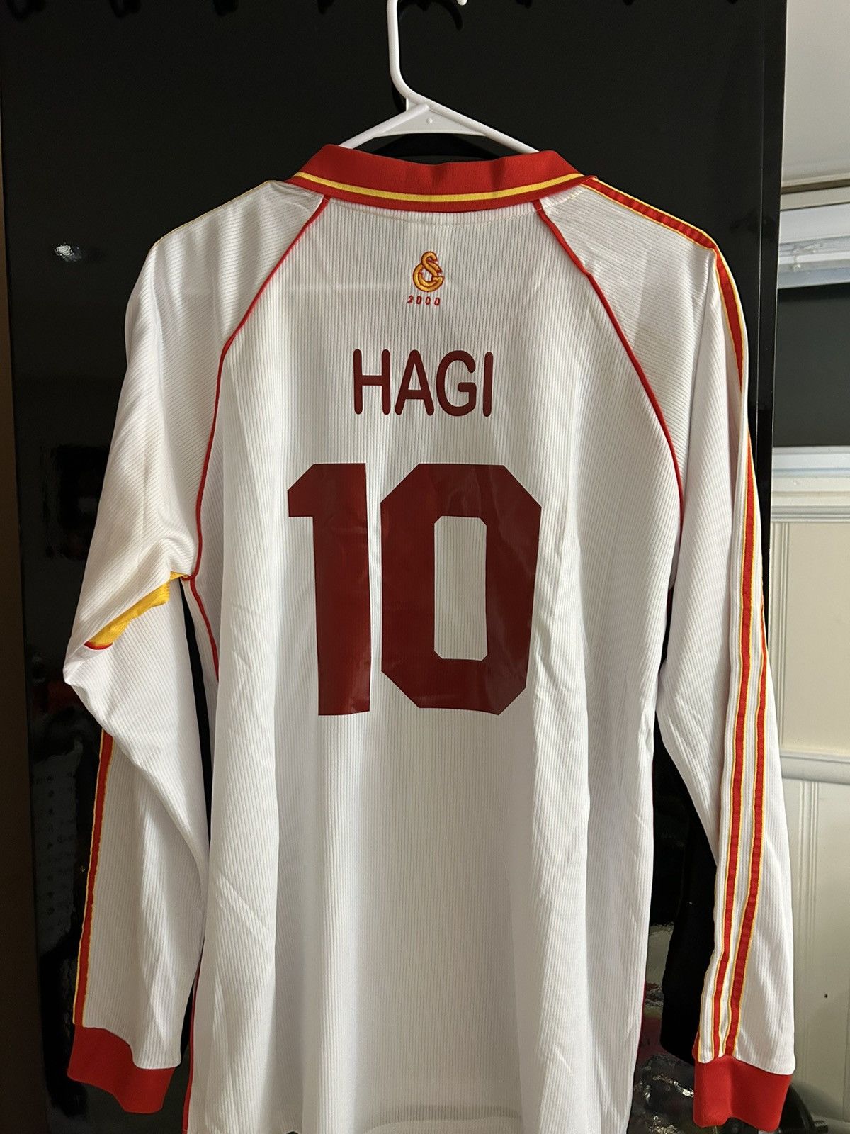 Other HAGI Galatasaray 99/00 Uefa cup long sleeve retro jersey Size US M / EU 48-50 / 2 - 4 Thumbnail