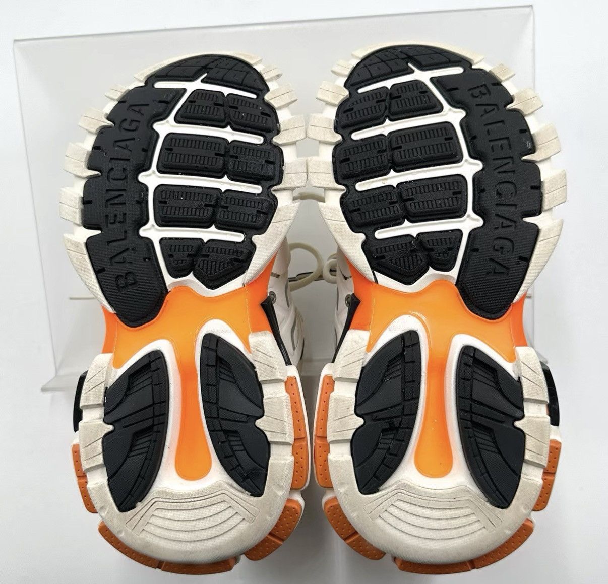 Balenciaga Balenciaga Track 1.0 White Orange Dad Sneakers K12 Size US 5 / IT 35 - 7 Thumbnail