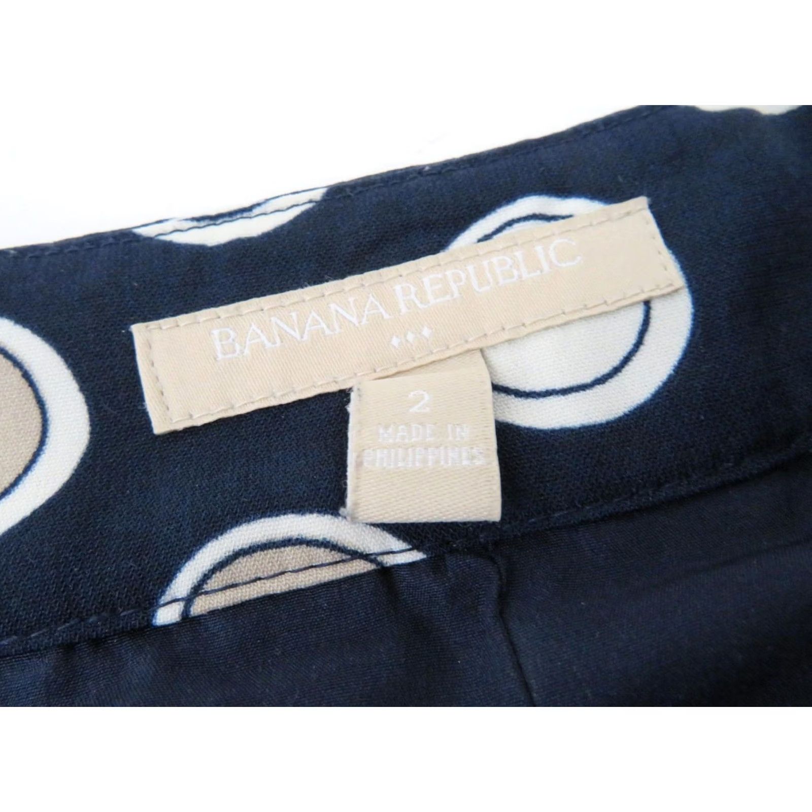 Banana Republic VINTAGE Banana Republic Navy Blue Polka Dot A-Line Skirt Womens 2 XS Knee Length Navy Blue Pattern 90s? Size 26" / US 2 / IT 38 - 7 Thumbnail