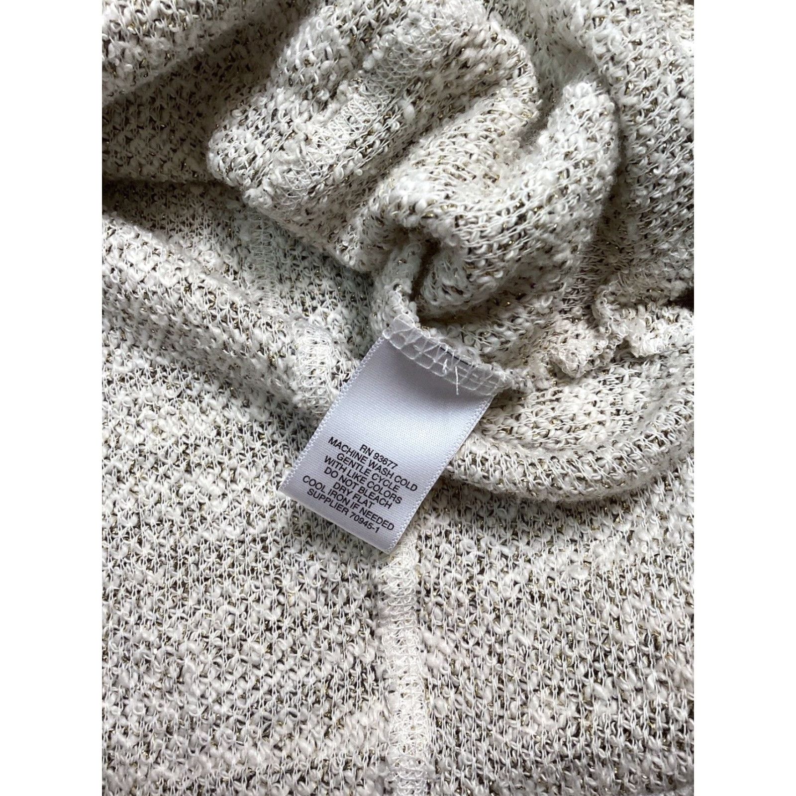 Liz Claiborne Liz Claiborne Weekend Sweater Women M V-Neck 3/4 Sleeve Pullover Ivory Knit Kangaroo Pocket Side Slits Gold Threading Pullover Casual Travel Beachy Size M / US 6-8 / IT 42-44 - 7 Thumbnail