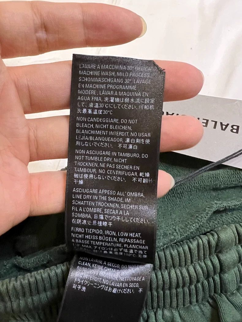 Balenciaga Balenciaga size XXS Limited Edition Dark Green Lettering P Size US 27 - 6 Thumbnail