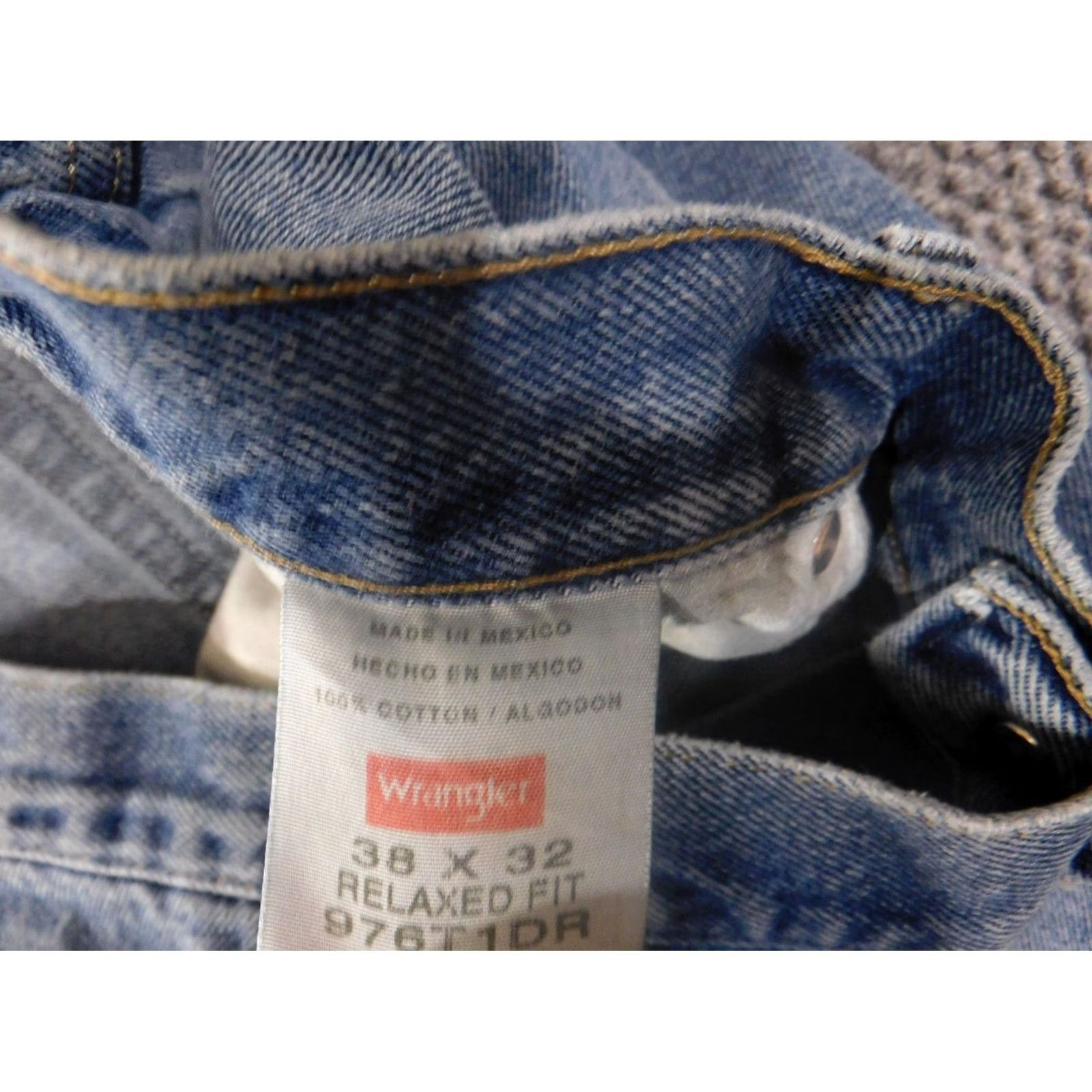 Wrangler Wrangler Jeans Mens 38x32 Relaxed Fit Light Blue Denim Workwear Straight Cowboy Pockets Zipper Regular Men Size US 38 / EU 54 - 4 Thumbnail