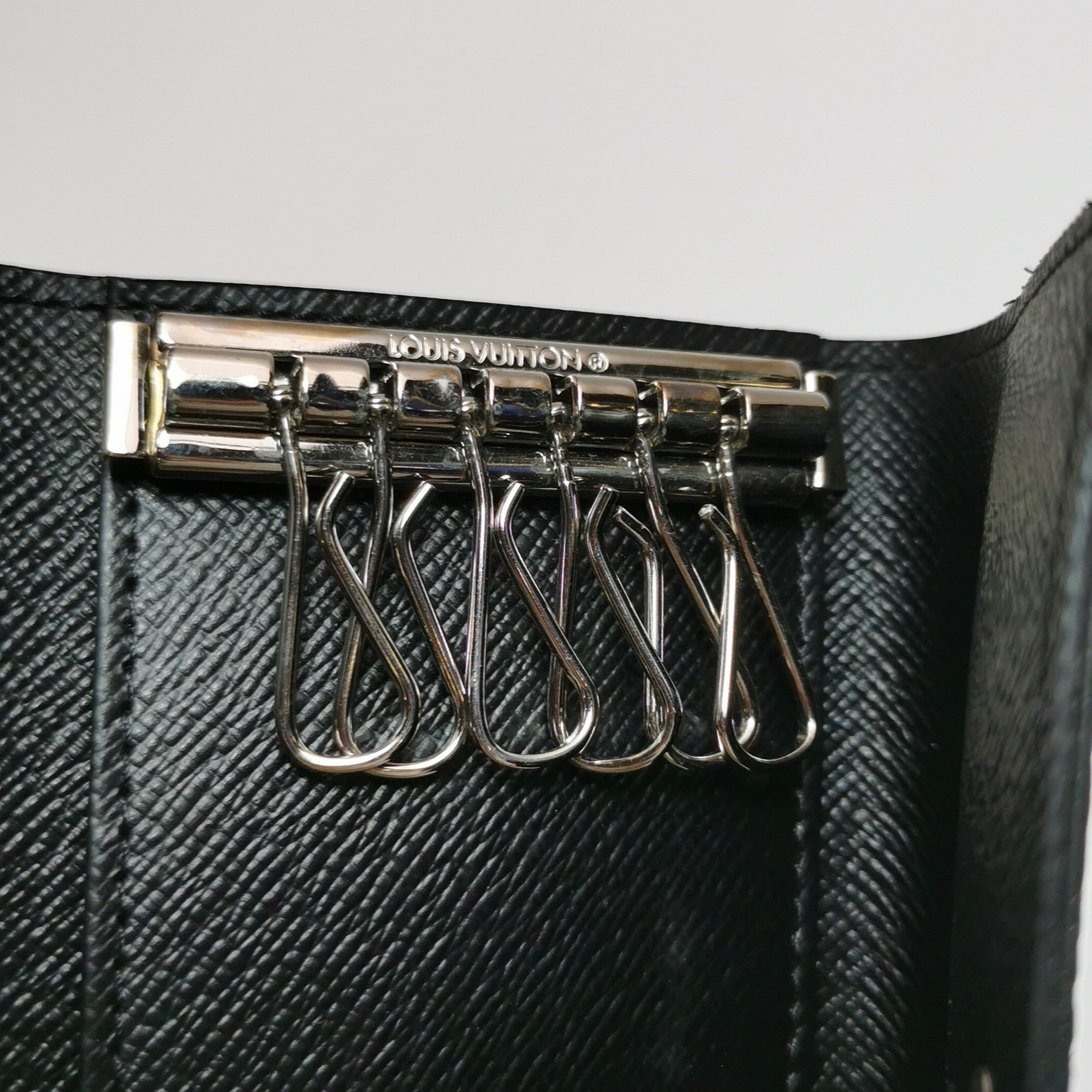 Louis Vuitton Louis Vuitton (LV) Checkerboard Logo Snap Key Bag -y2506 Size ONE SIZE - 7 Thumbnail