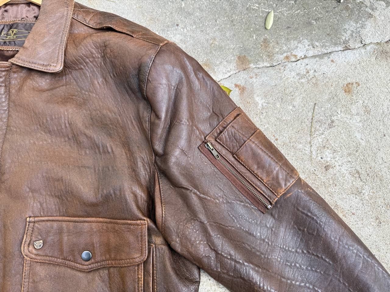 Vintage Vintage 90s Oversized Brown Flight Leather Bomber Jacket Size US XL / EU 56 / 4 - 4 Thumbnail