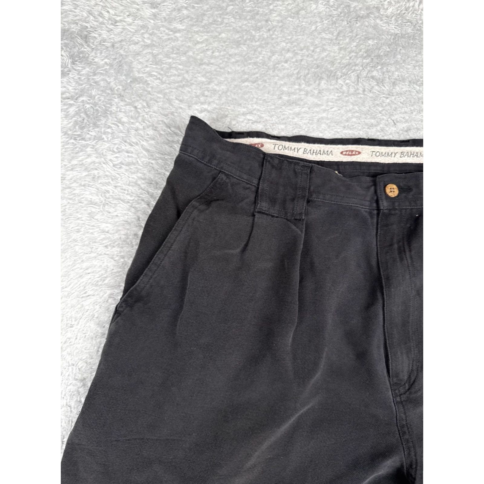 Tommy Bahama Tommy Bahama Shorts Mens 36 Black Silk Pleated Chino Relax Coconut Button Casual Size US 36 / EU 52 - 4 Thumbnail