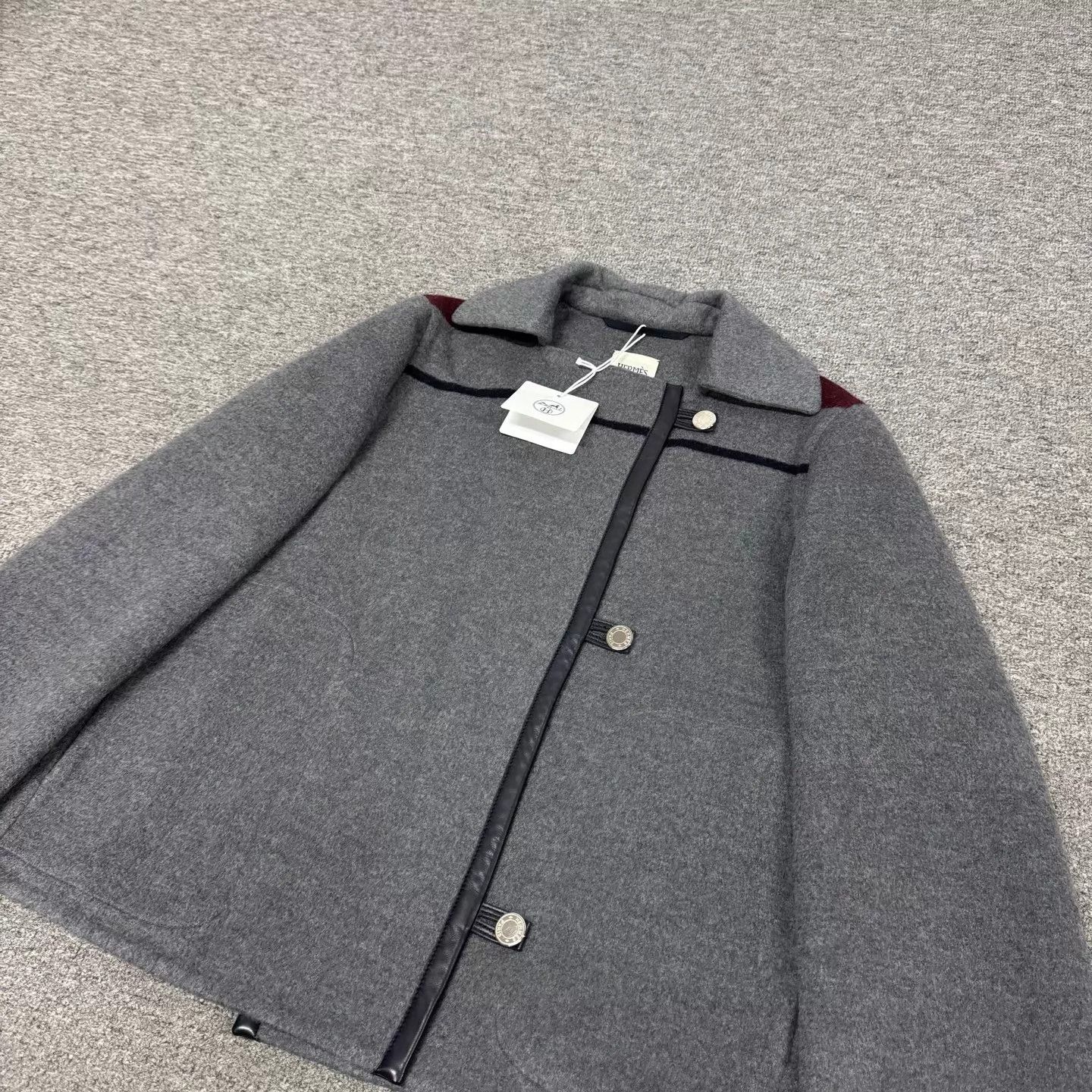 Hermes Hermes Gray Leather Patchwork Red Collar Short Wool Coat 36 Size XS / US 0-2 / IT 36-38 - 4 Thumbnail