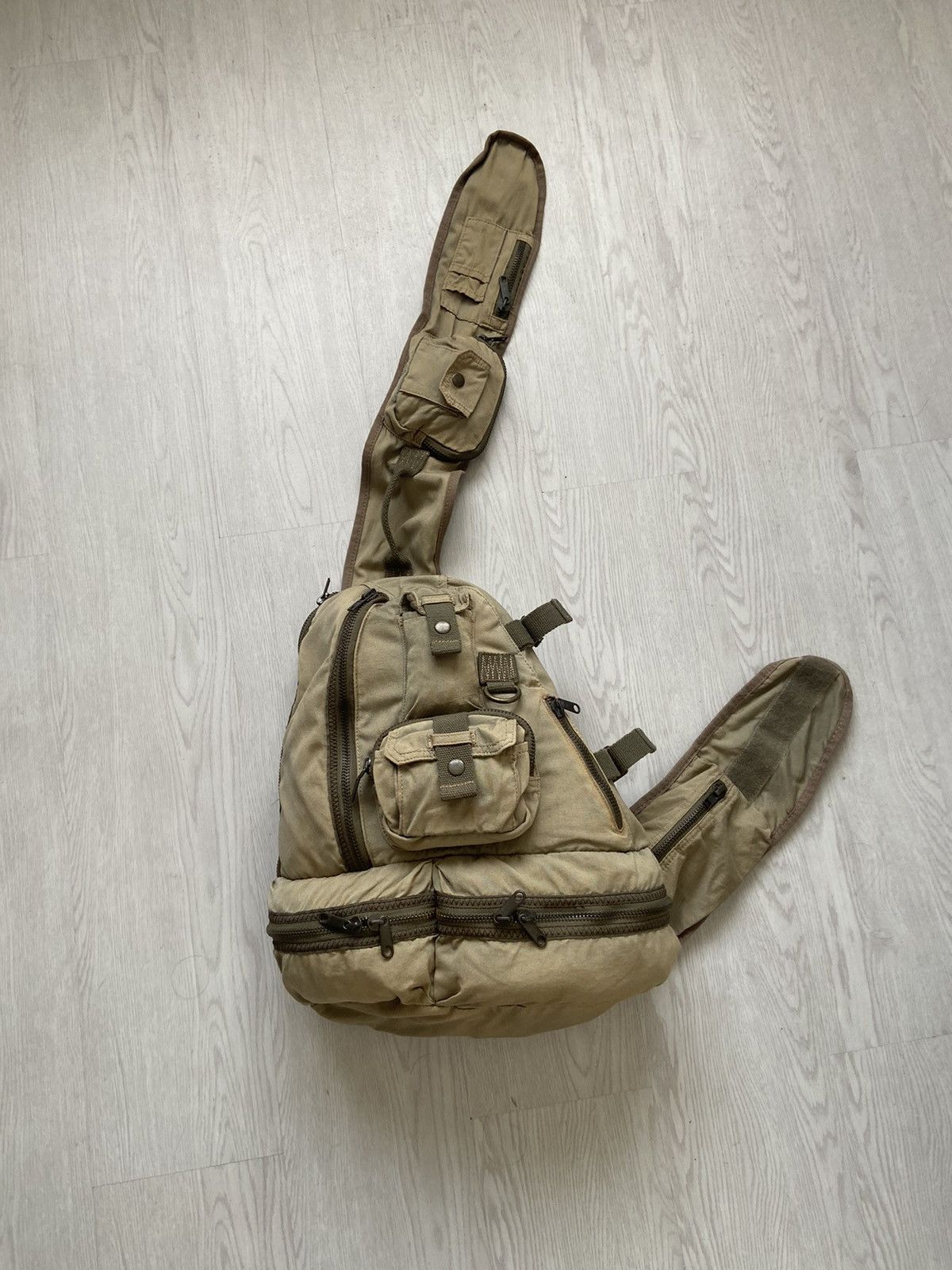 Japanese Brand Vintage 2000’s Tactical Multi Zipper Cargo Crossbody Bag Size ONE SIZE - 2 Thumbnail