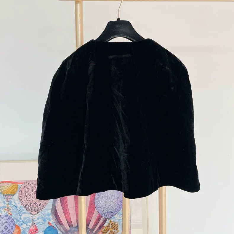 Gucci Gucci Black velvet cloak coat Size S / US 4 / IT 40 - 2 Thumbnail