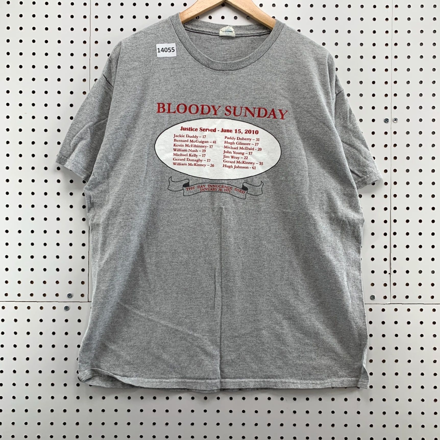 Delta VINTAGE Delta Short Sleeve T-Shirt XL Gray "Bloody Sunday Justice Served" Unisex Adults Crew Neck Graphic Print 2010-2019 Size US 36 / EU 52 - 7 Thumbnail