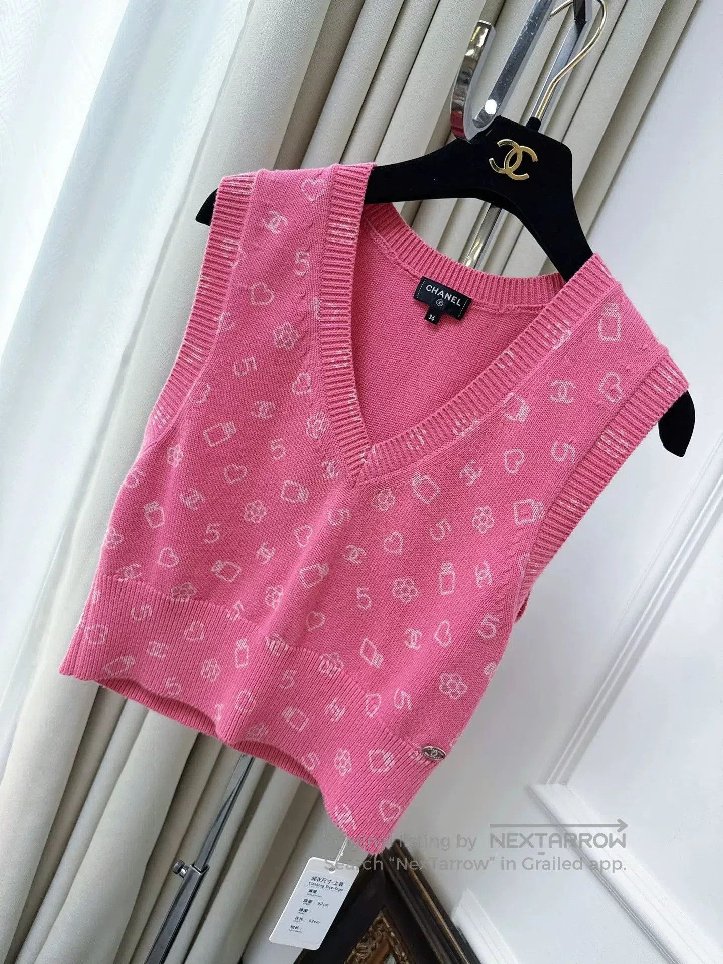 Chanel pink and white embroidered knit vest. Size US S / EU 44-46 / 1 - 1 Thumbnail