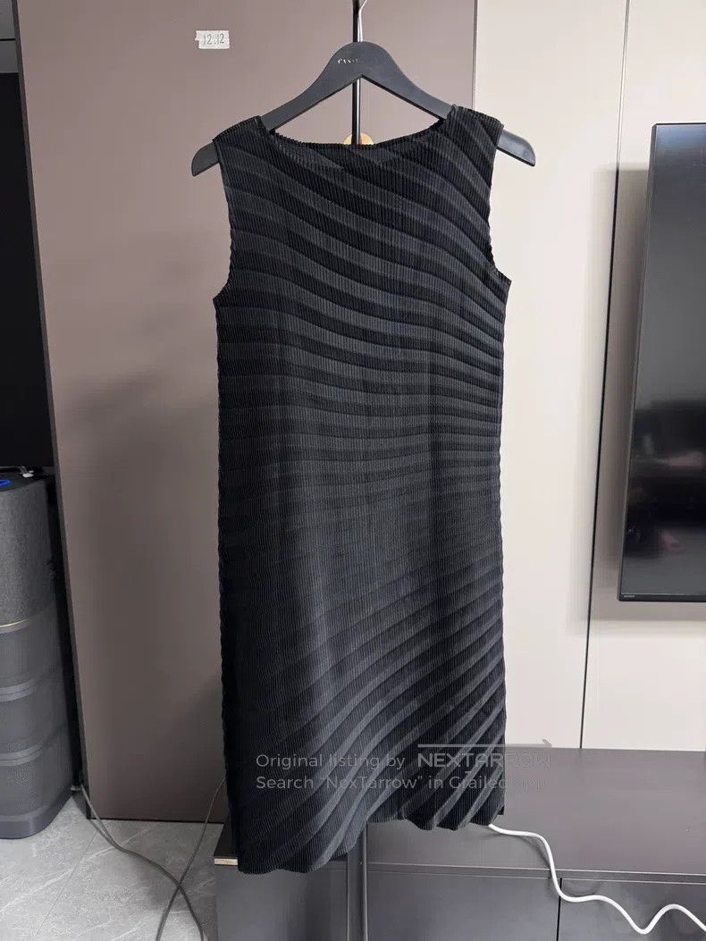 Issey Miyake Issey Miyake Black Water Wave Dress Size M / US 6-8 / IT 42-44 - 1 Thumbnail