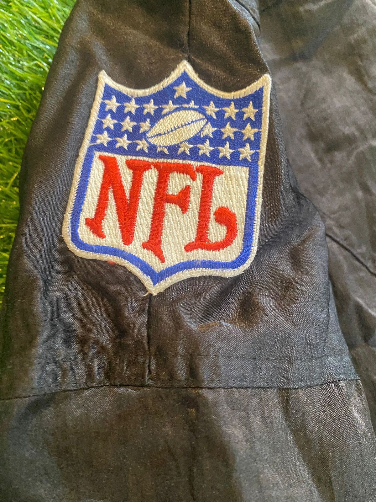 Apex One Vintage nfl apex one oakland las vegas raiders jacket sz XL Size US XL / EU 56 / 4 - 3 Thumbnail