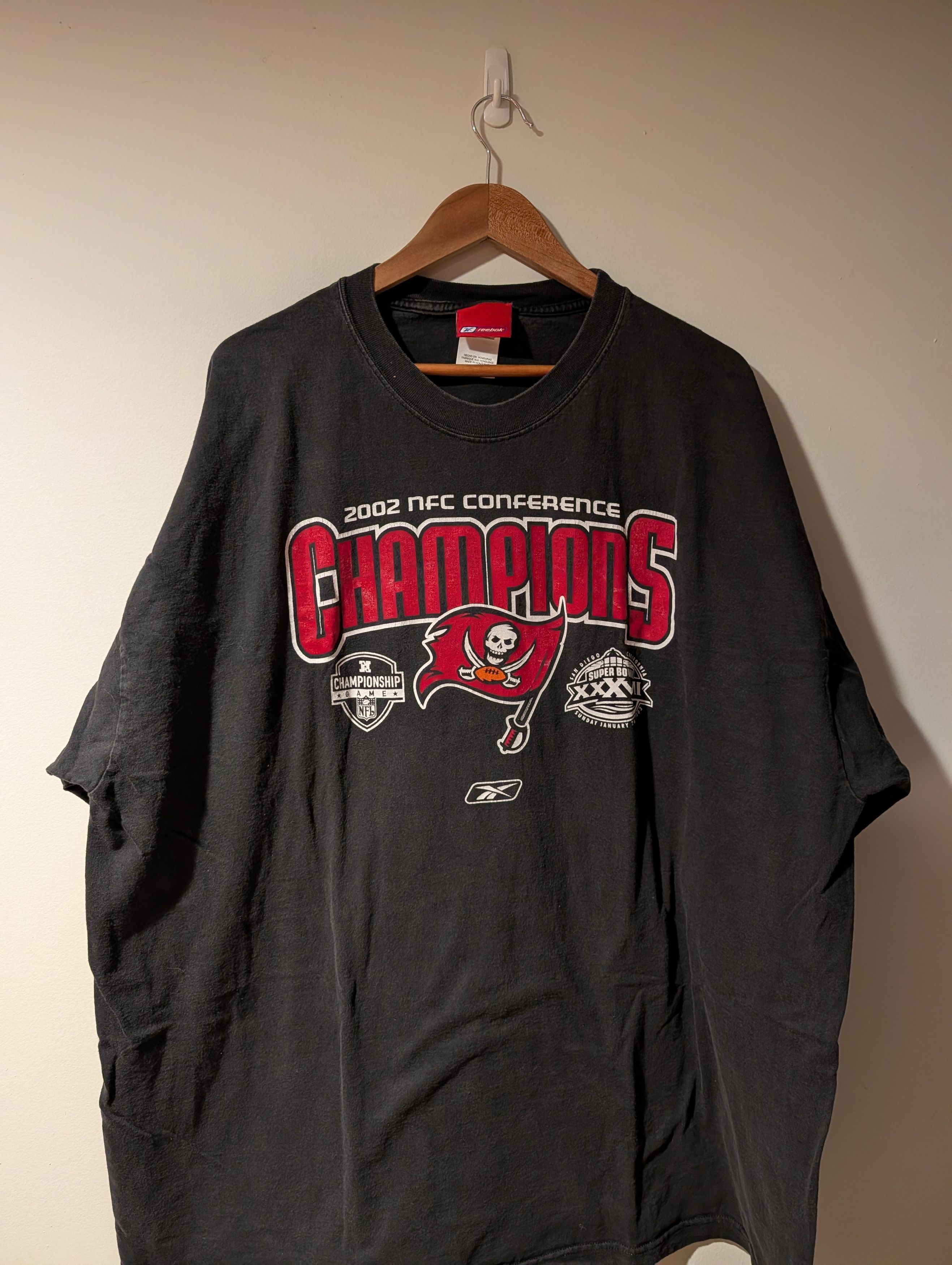 NFL Vintage Tampa Bay Buccaneers Reebok 2002 NFC T Shirt Size US XXL / EU 58 / 5 - 1 Thumbnail