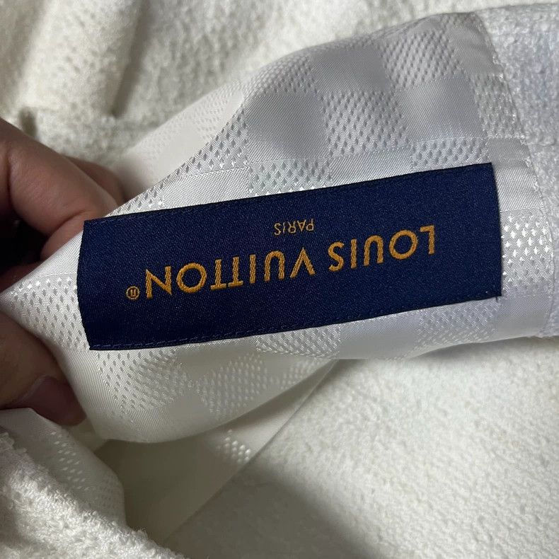 Louis Vuitton Louis Vuitton 24 Newest White Solid Collarless Single Breas Size US L / EU 52-54 / 3 - 3 Thumbnail