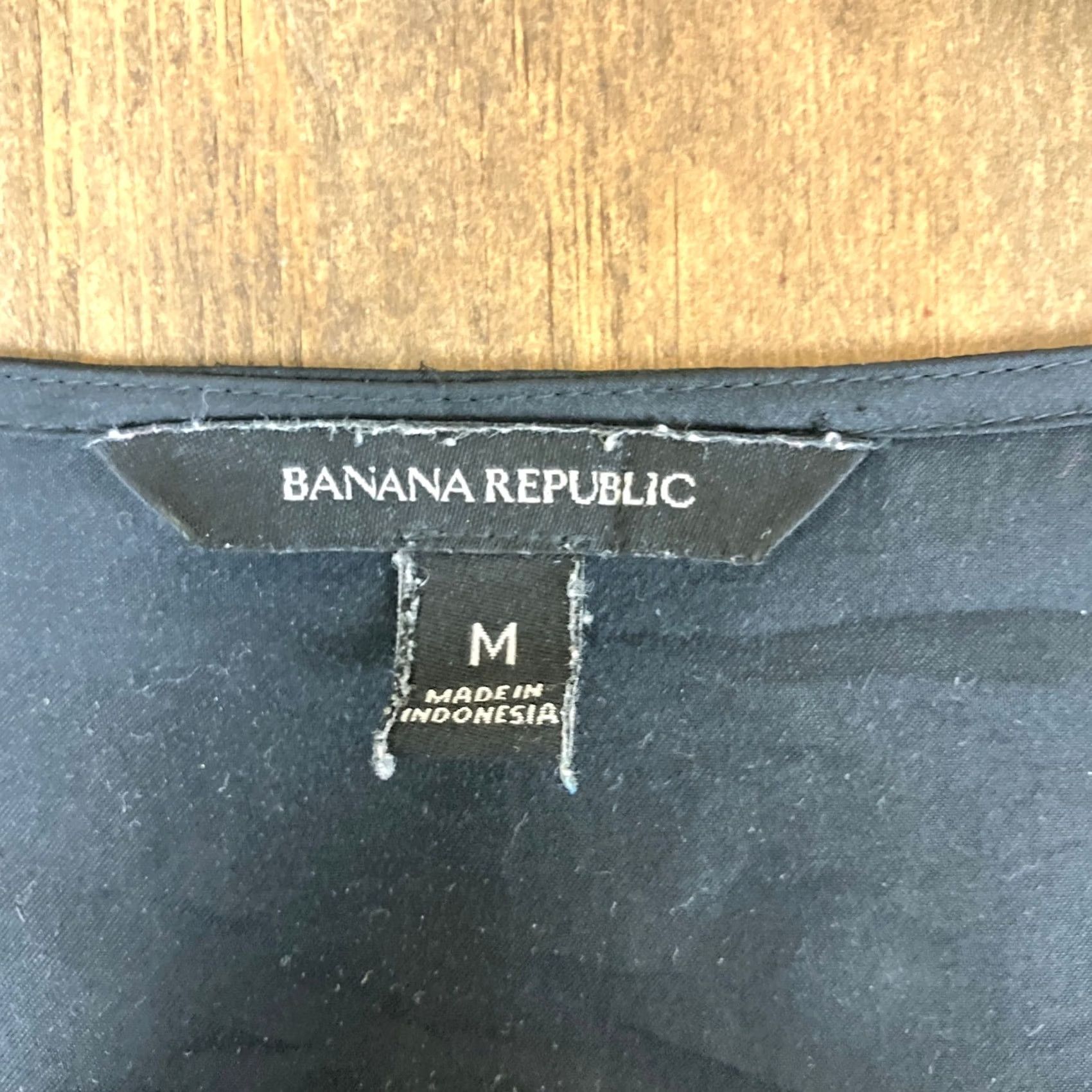 Banana Republic Banana Republic Blouse Black V-Neck Long Sleeve Sheer Lightweight M Women’s Shirt Size M / US 6-8 / IT 42-44 - 6 Thumbnail