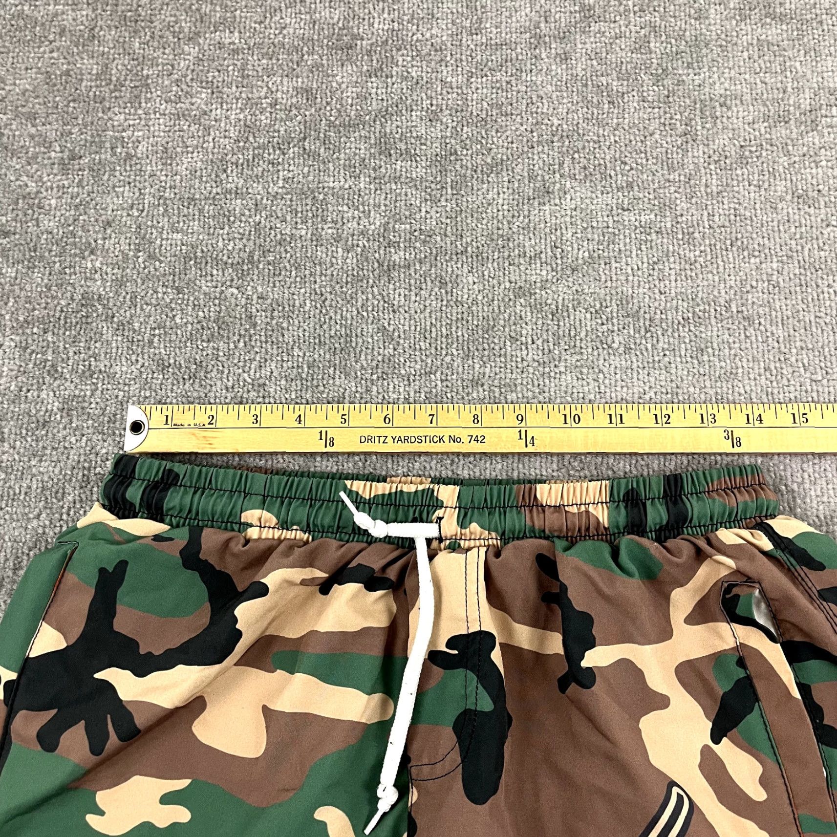 Vintage GREATER HALF Shorts Men L 7" Green Camo Lady Liberty Rifle Gun Workout Gym Casual Activewear Elastic Waist Pockets Breathable Size US 33 - 5 Thumbnail