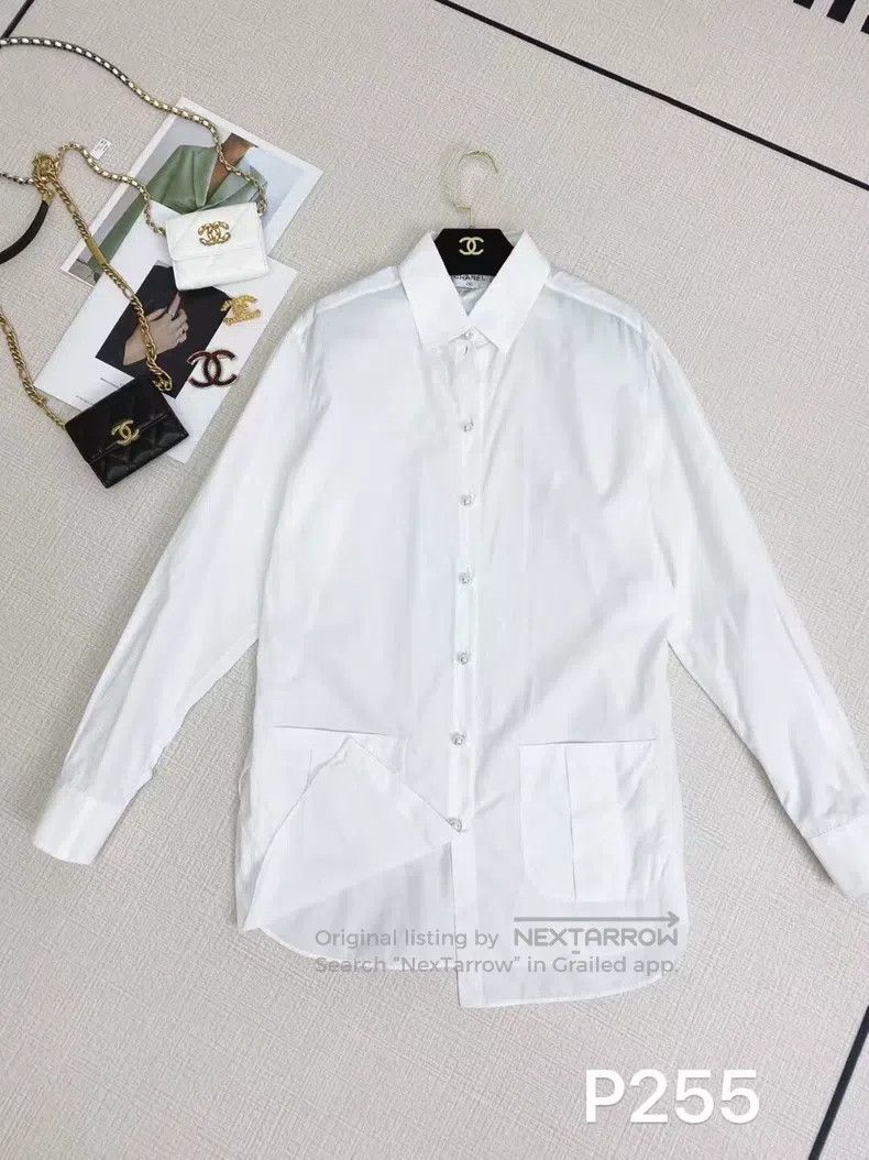Chanel Chanel 23P pearl button white shirt Size XS / US 0-2 / IT 36-38 - 1 Thumbnail