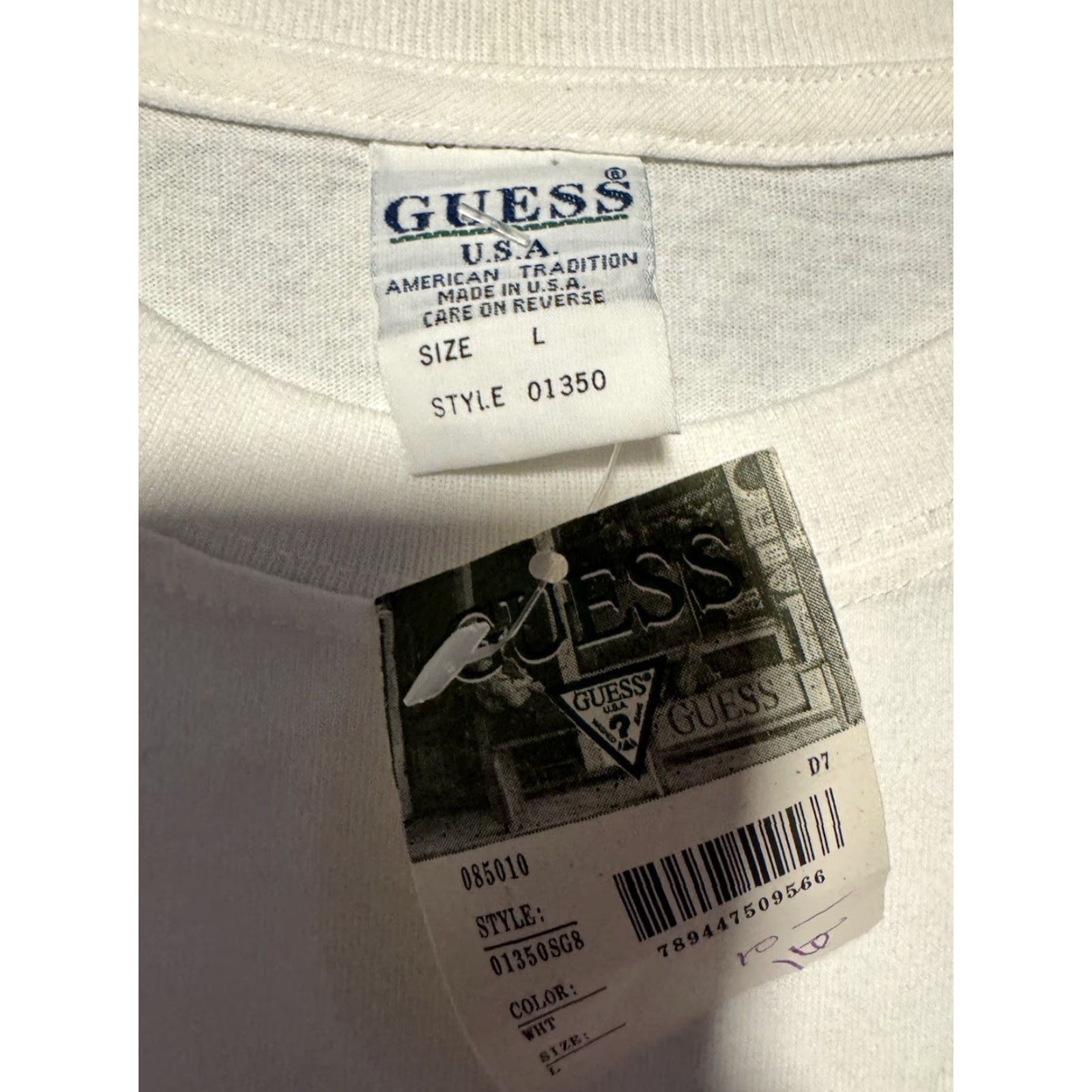 Guess VINTAGE Guess USA White T Shirt L Mens 90s Big Logo Embroidered NOS Made in USA Size US L / EU 52-54 / 3 - 6 Thumbnail