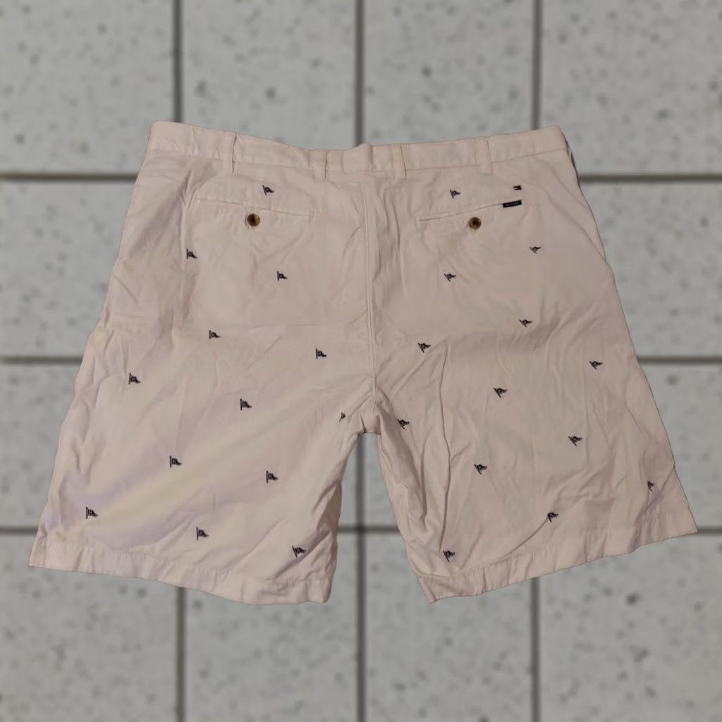 Tommy Hilfiger Tommy Hilfiger Shorts Chino White Cotton Flat Front 42 Regular Mens Shorts Size US 42 / EU 58 - 1 Thumbnail