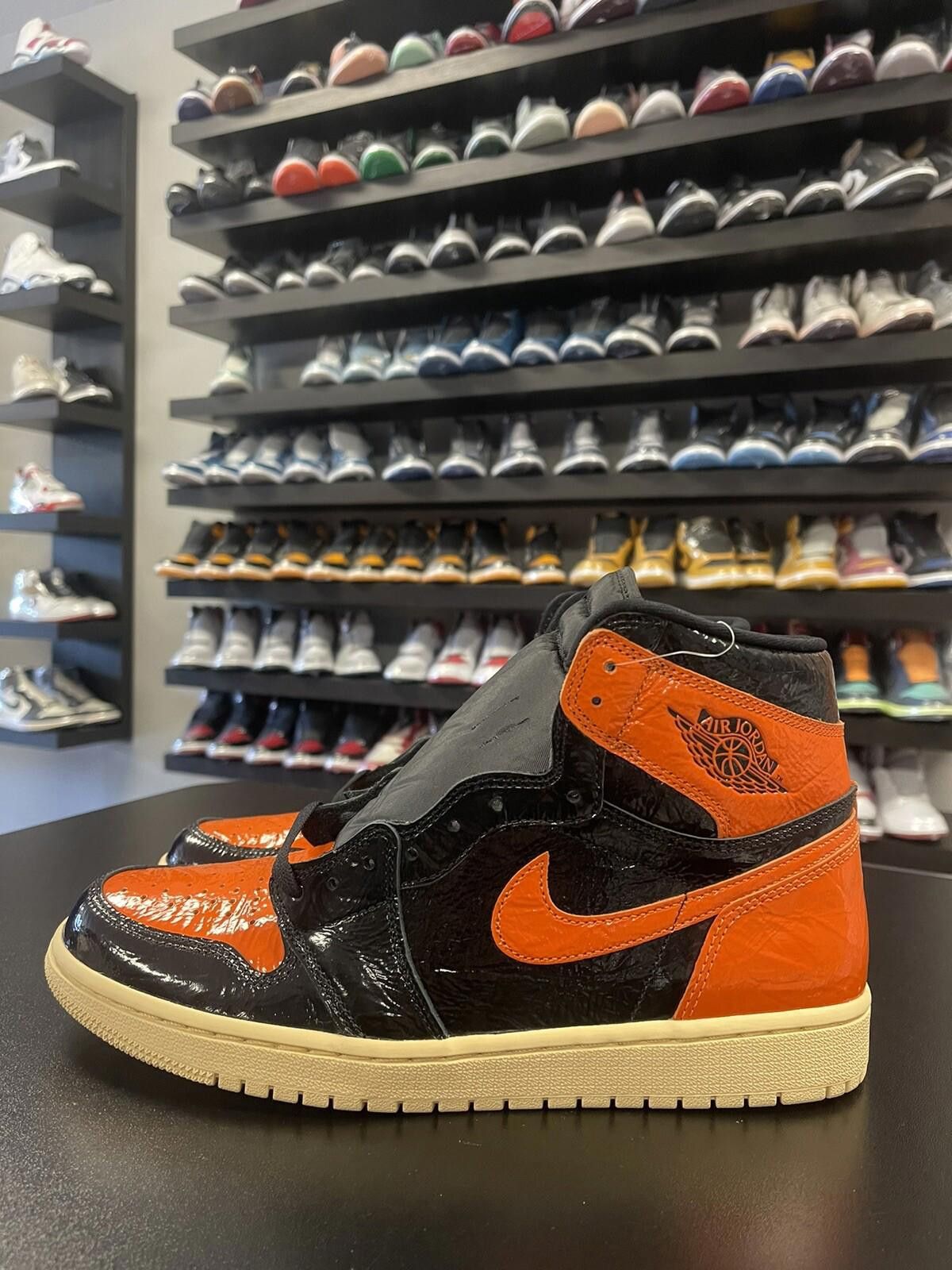 Jordan Brand Size 10.5 - Nike Air Jordan 1 Retro High Shattered Backboard Size US 10.5 / EU 43-44 - 1 Thumbnail