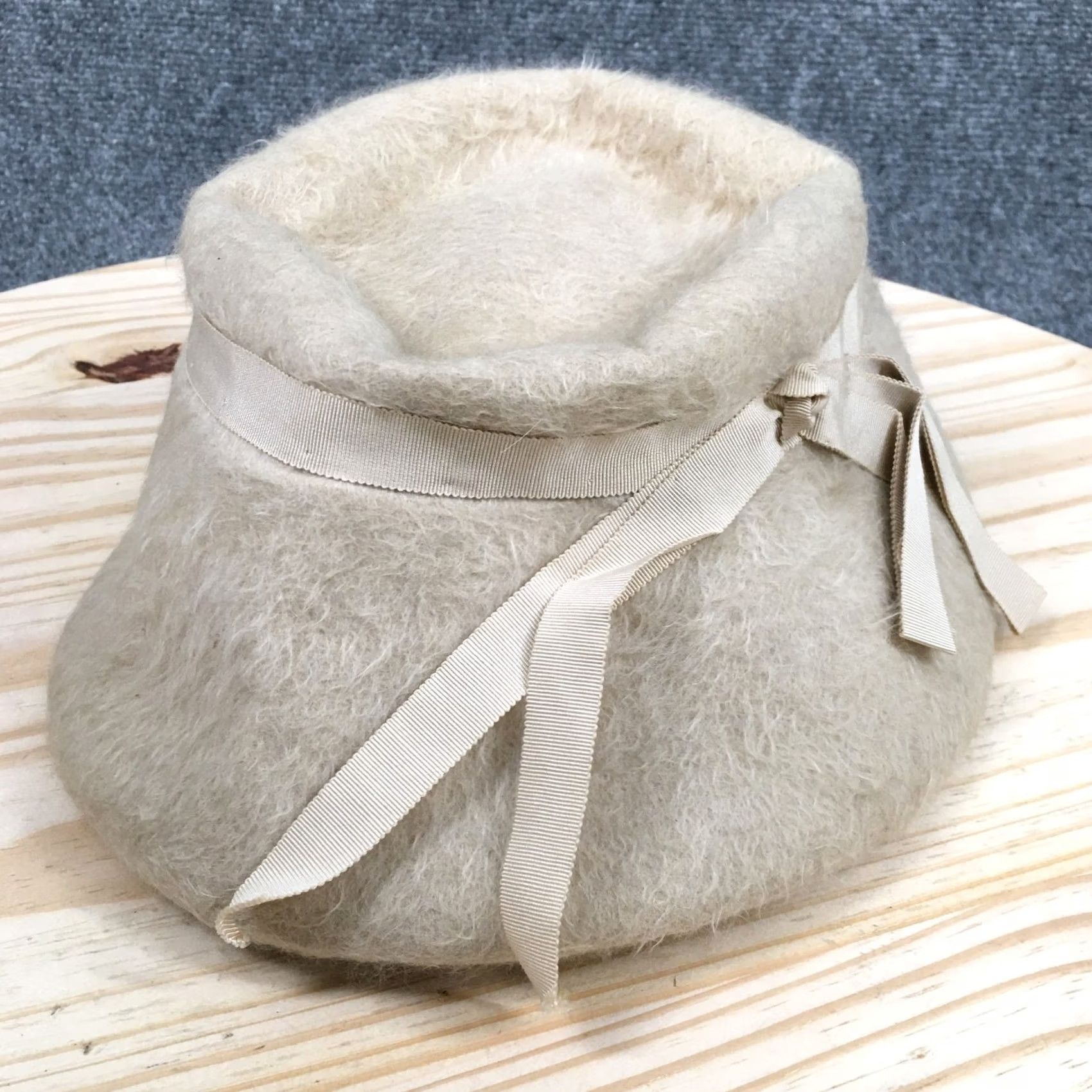Vintage Betmar Bucket Hat Womens One Size Beige Fur Classic Vintage Retro Chic Casual Hat Size ONE SIZE - 2 Thumbnail