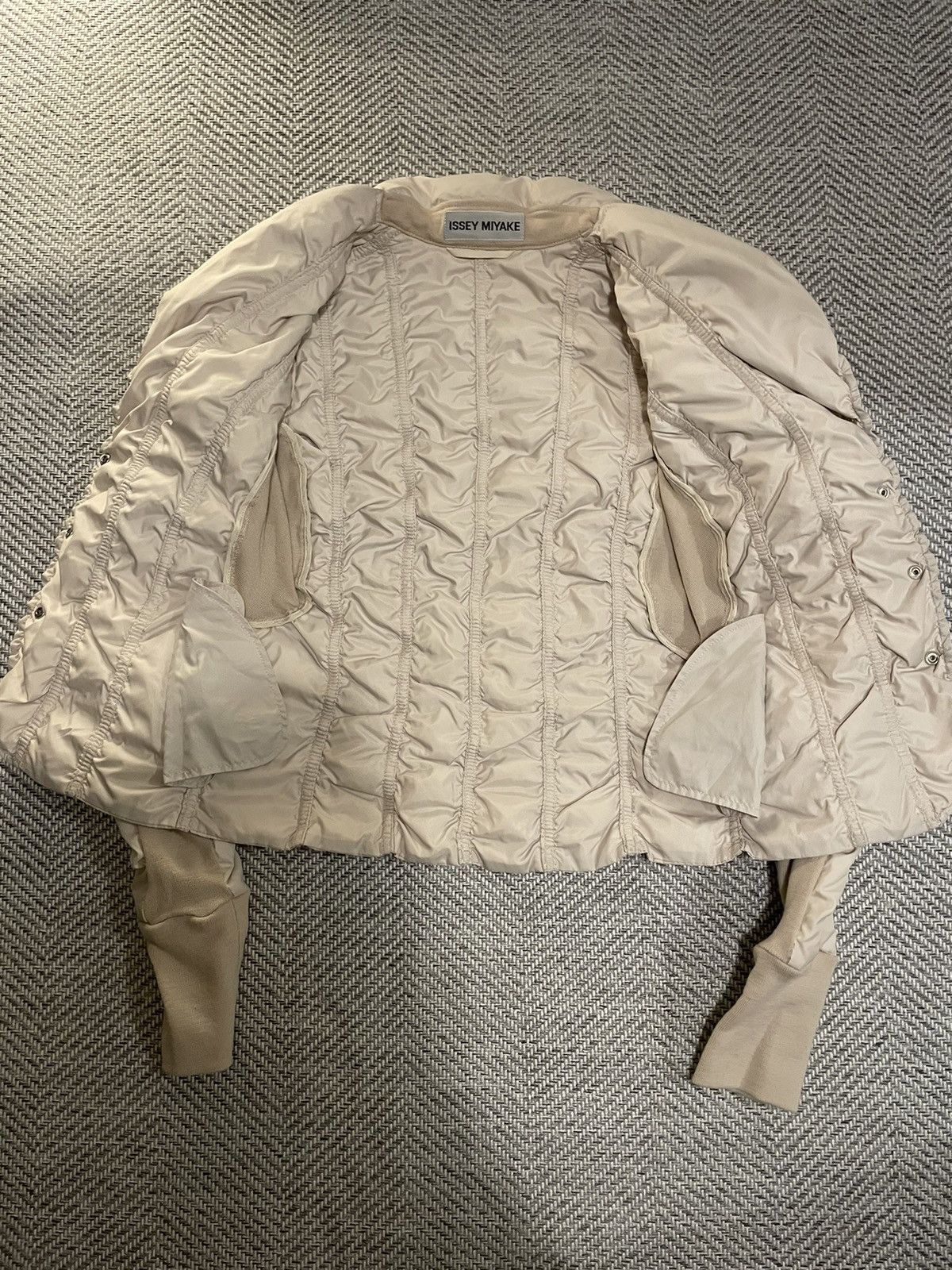 Issey Miyake ISSEY MIYAKE PLEATS JACKET IVORY BEIGE RARE Size L / US 10 / IT 46 - 8 Thumbnail