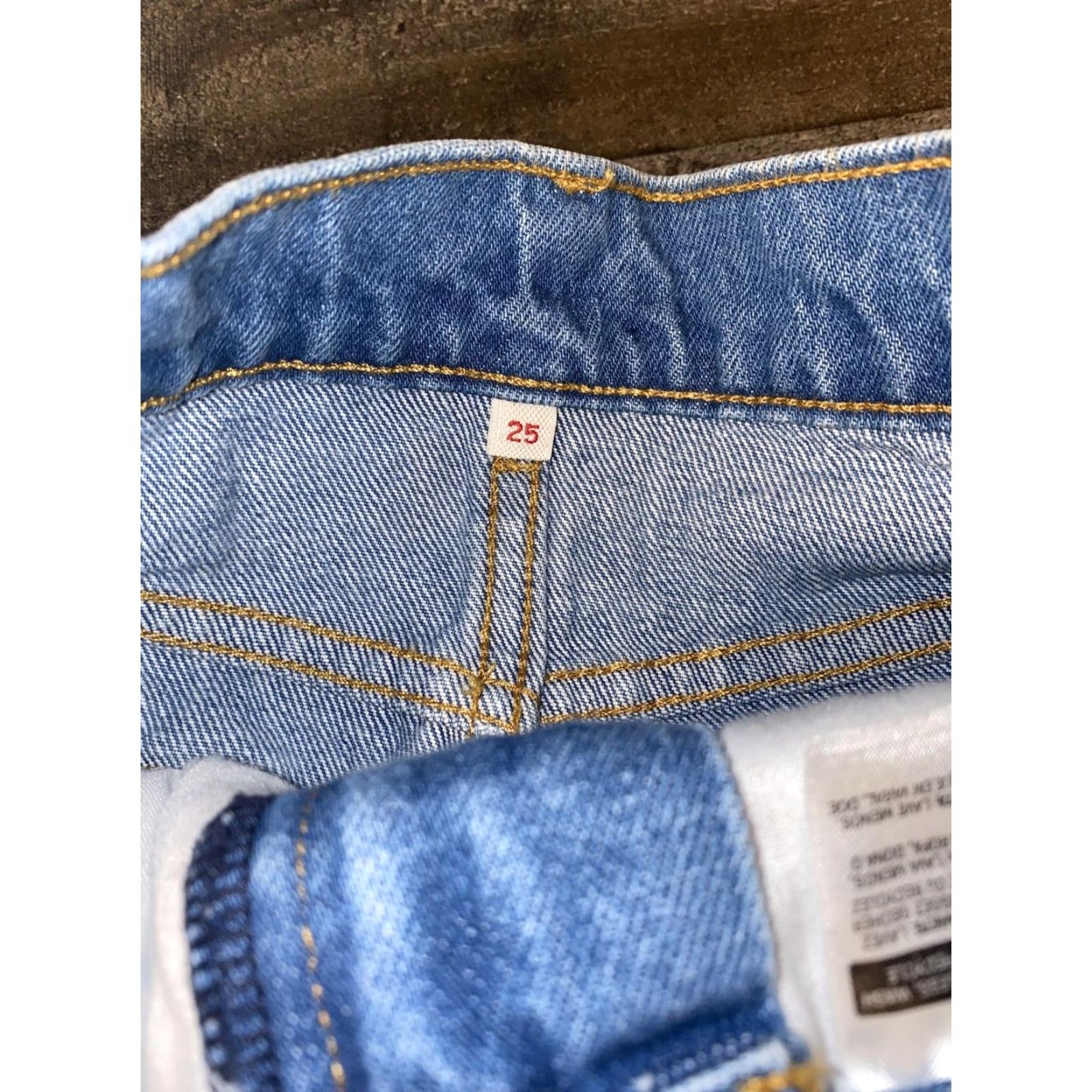 Levi's Levi's Women's Skirt A Line Denim Mini Cotton Blue 25 Pockets Zipper Regular Short Vintage No Mens Womens Girls Size 42" / US 20 - 7 Thumbnail