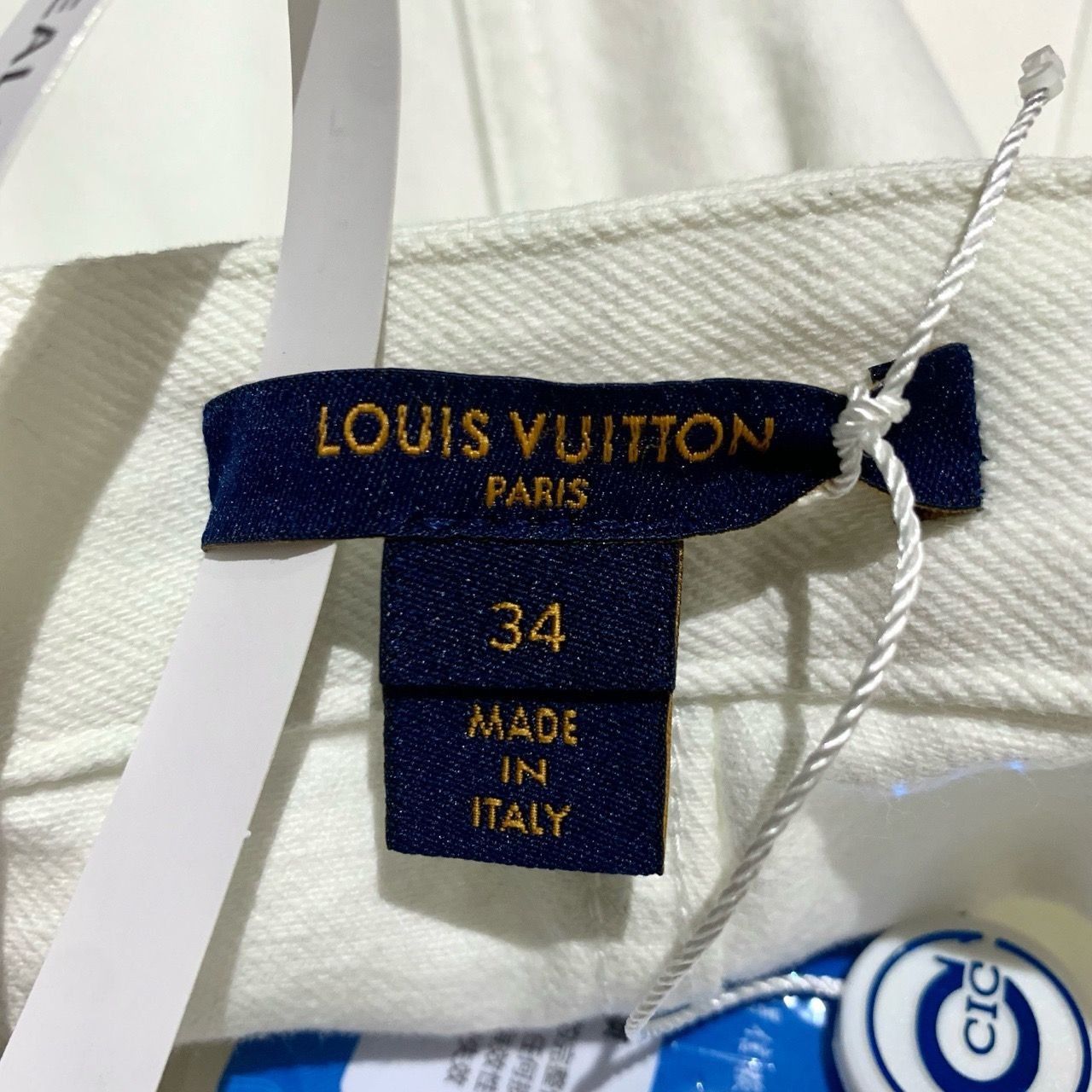 Louis Vuitton Louis Vuitton White A-Line Button-Front Skirt With Bow Size 25" / US 0 / IT 36 - 5 Thumbnail