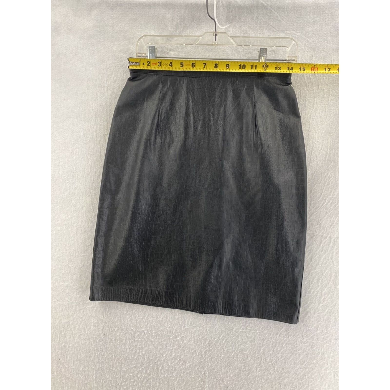 Vintage VINTAGE Bagatelle Leather Skirt Size 12 Black Midi Pencil Women 90s Size 34" / US 12 / IT 48 - 2 Thumbnail