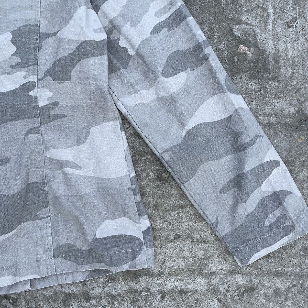 Japanese Brand Vintage Camo Japanese Style Light Jacket Y2K Style USA Size S / US 4 / IT 40 - 11 Thumbnail