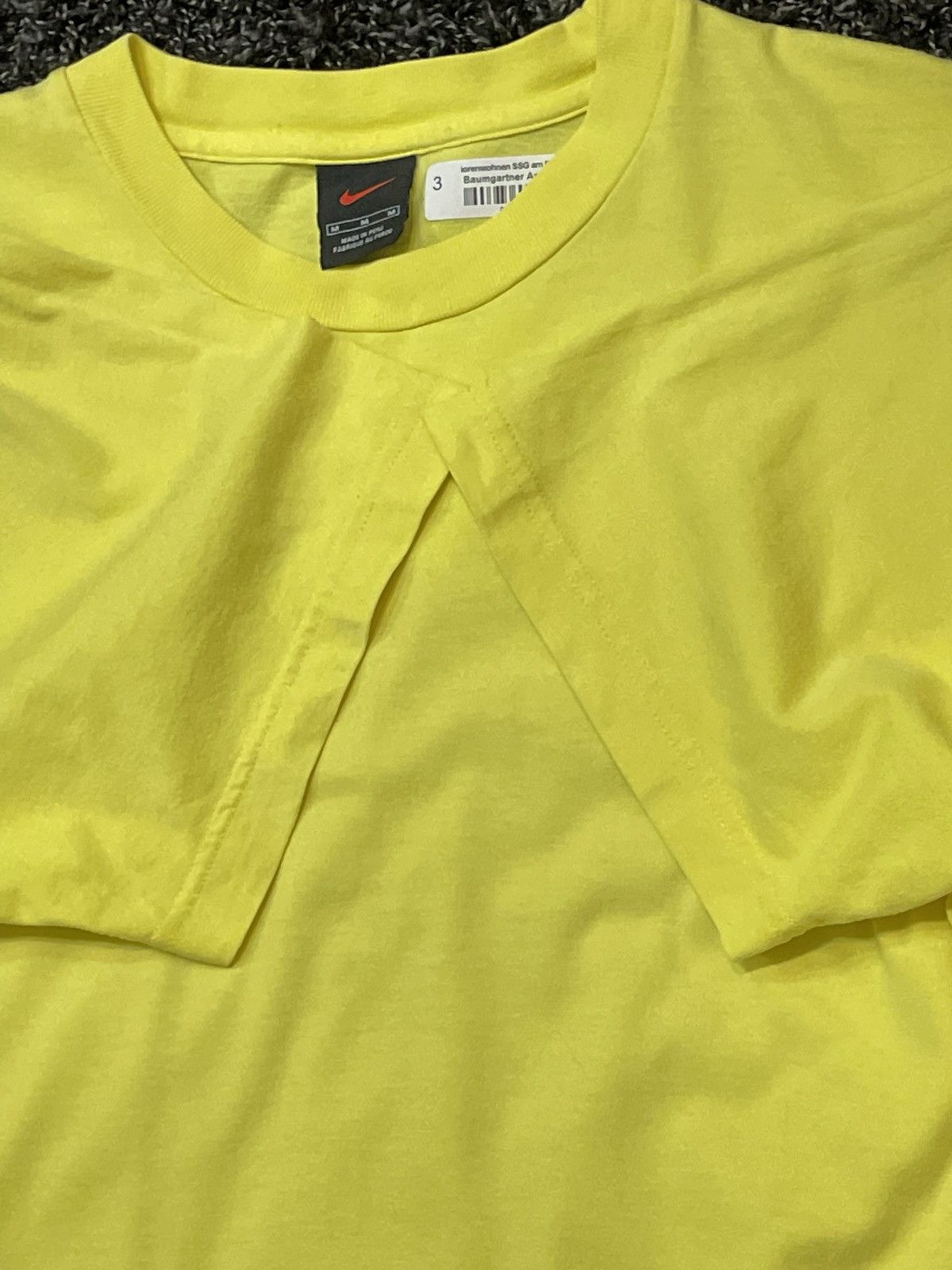 Nike × Vintage Vintage Nike Rare tee Made in Peru 90s Rare T-shirt Y2K Size US M / EU 48-50 / 2 - 8 Thumbnail