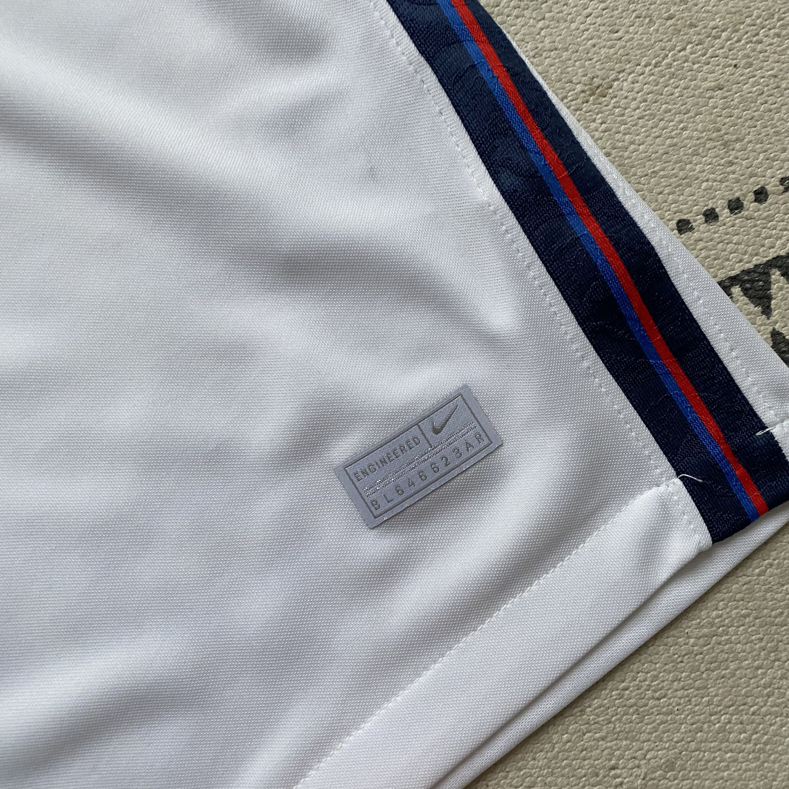 Nike ⚽️ Blockore Nike England Soccer jersey center logo Drill Size US M / EU 48-50 / 2 - 6 Thumbnail