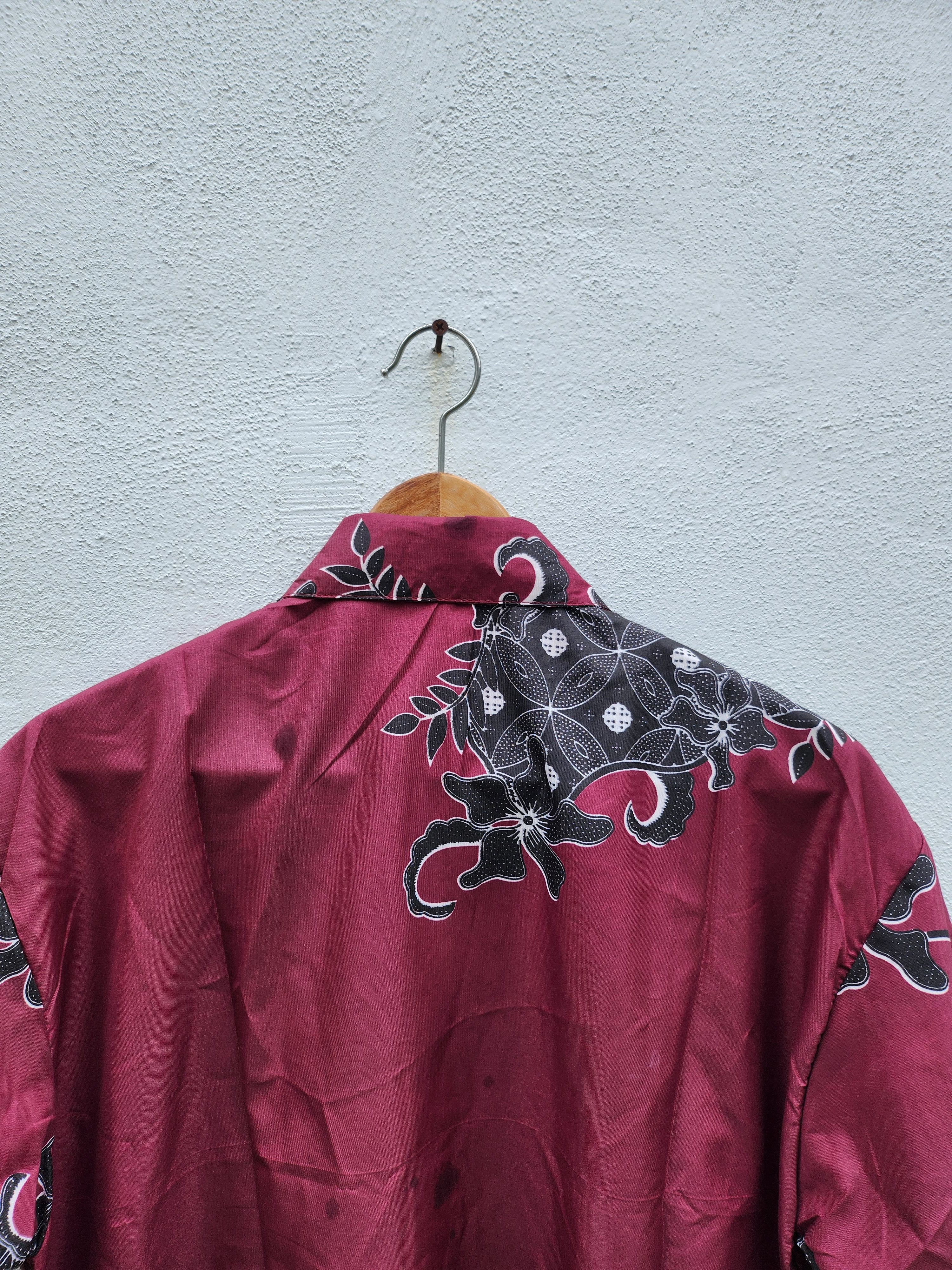 Batik Bay × Japanese Brand 💥Batik Motif Hawaiian Style Shirt Size US XL / EU 56 / 4 - 10 Thumbnail