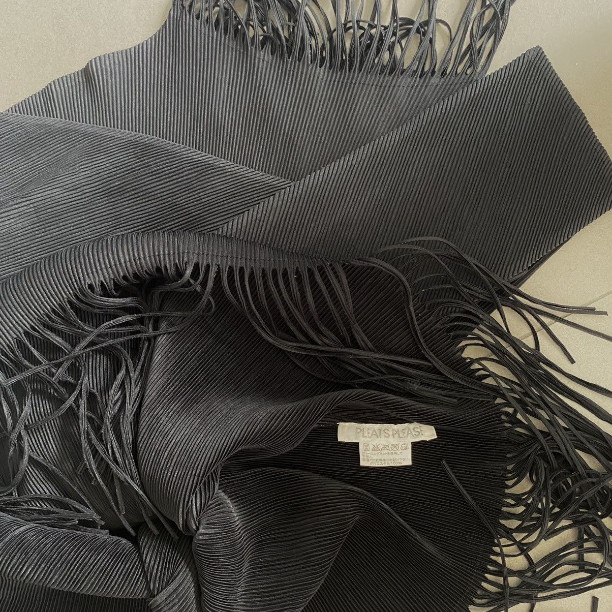 Pleats Please Issey Miyake PLEATS PLEASE VINTAGE FRINGE TOP Size ONE SIZE - 6 Thumbnail