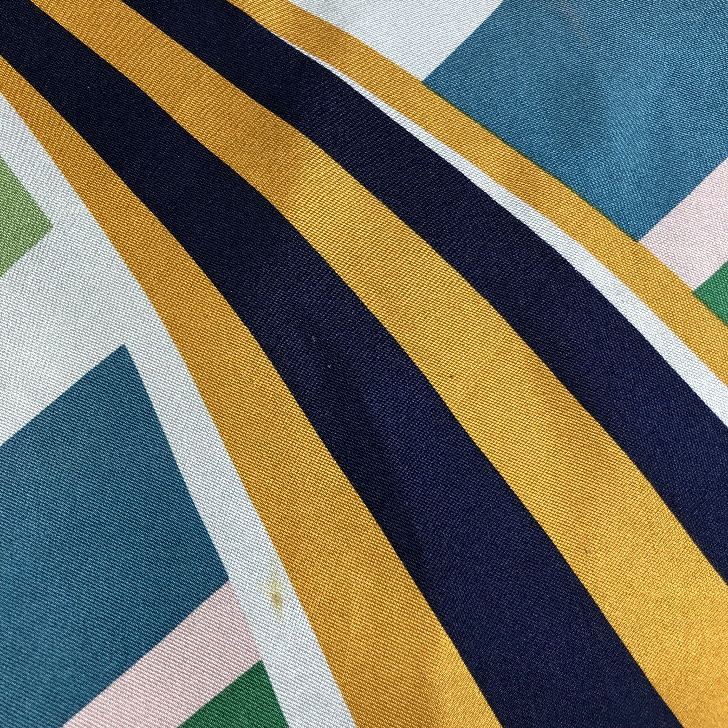 Vintage Abstract Design Silk Scarf M478 Size ONE SIZE - 4 Thumbnail