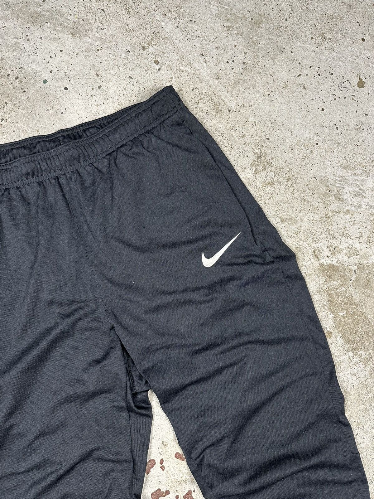 Nike Vintage Nike Black Track Pants Swoosh y2k Size US 33 - 6 Thumbnail