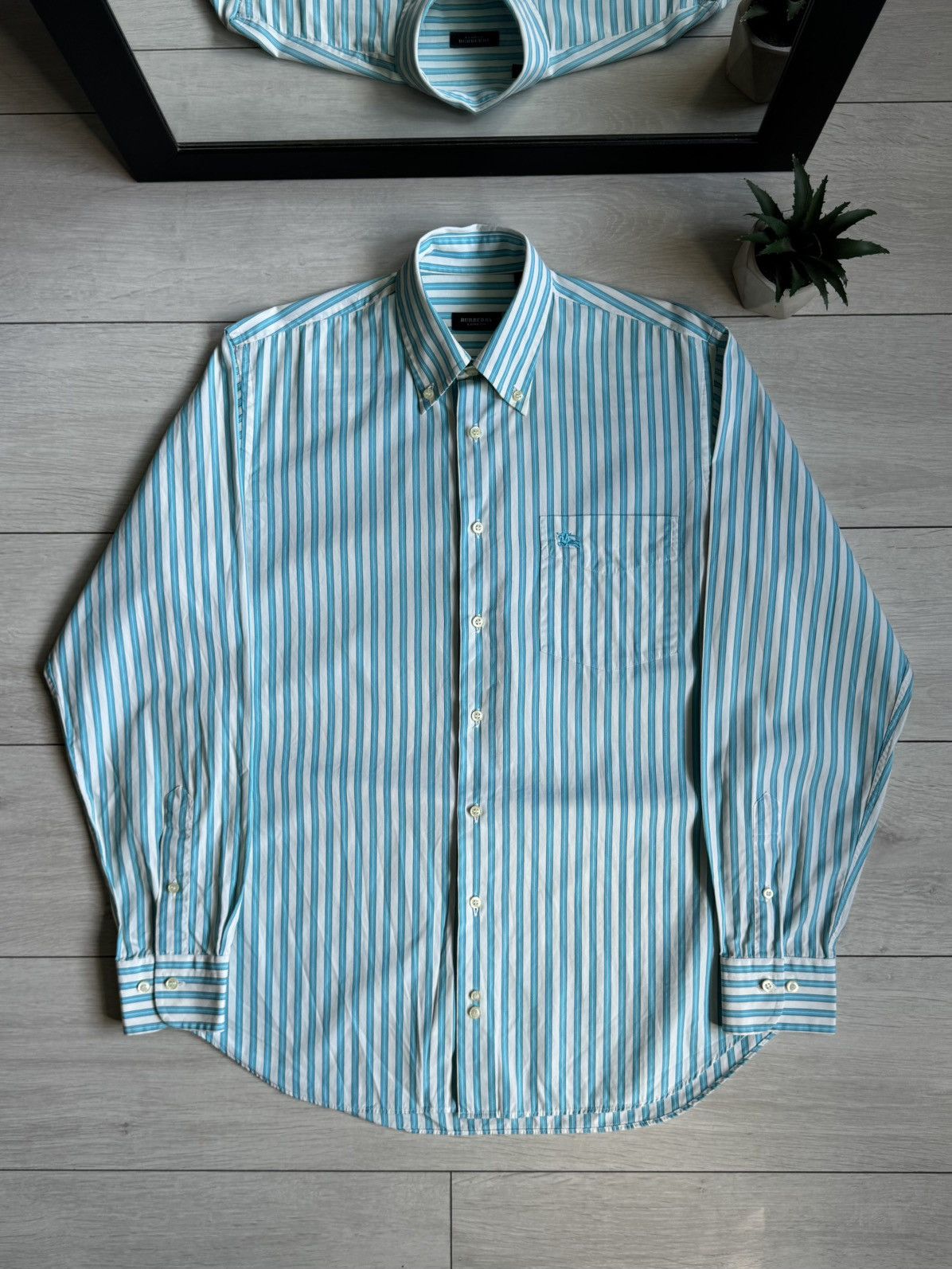 Burberry Vintage Burberry Stripped Button Up Shirt Size US S / EU 44-46 / 1 - 1 Thumbnail