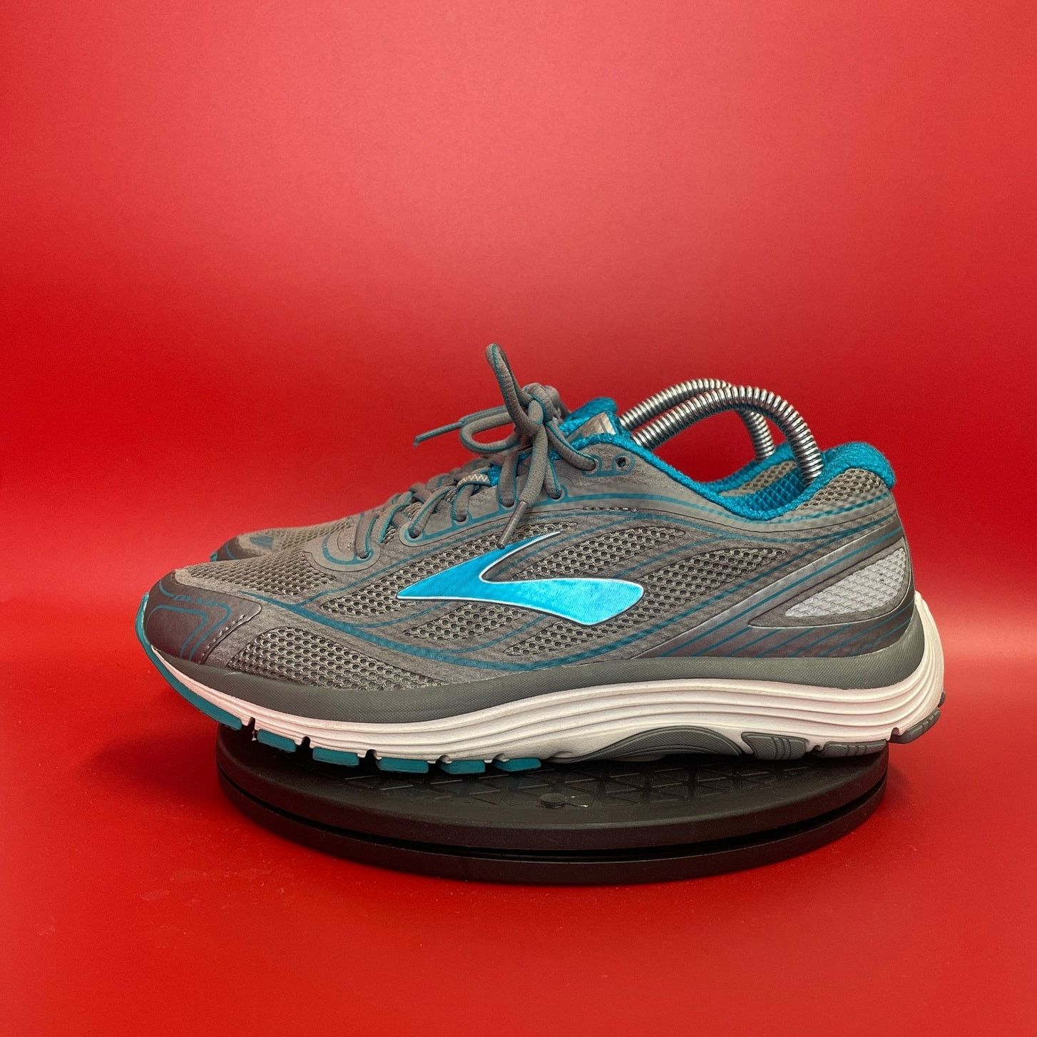 Womens Brooks Launch 6 Cushioned Running Shoes Size 9.5 Gray in Grey