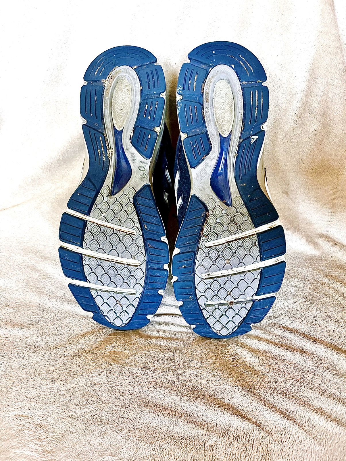 New Balance New Balance 990v4 - Navy / White (11M) Size US 11 / EU 44 - 8 Thumbnail