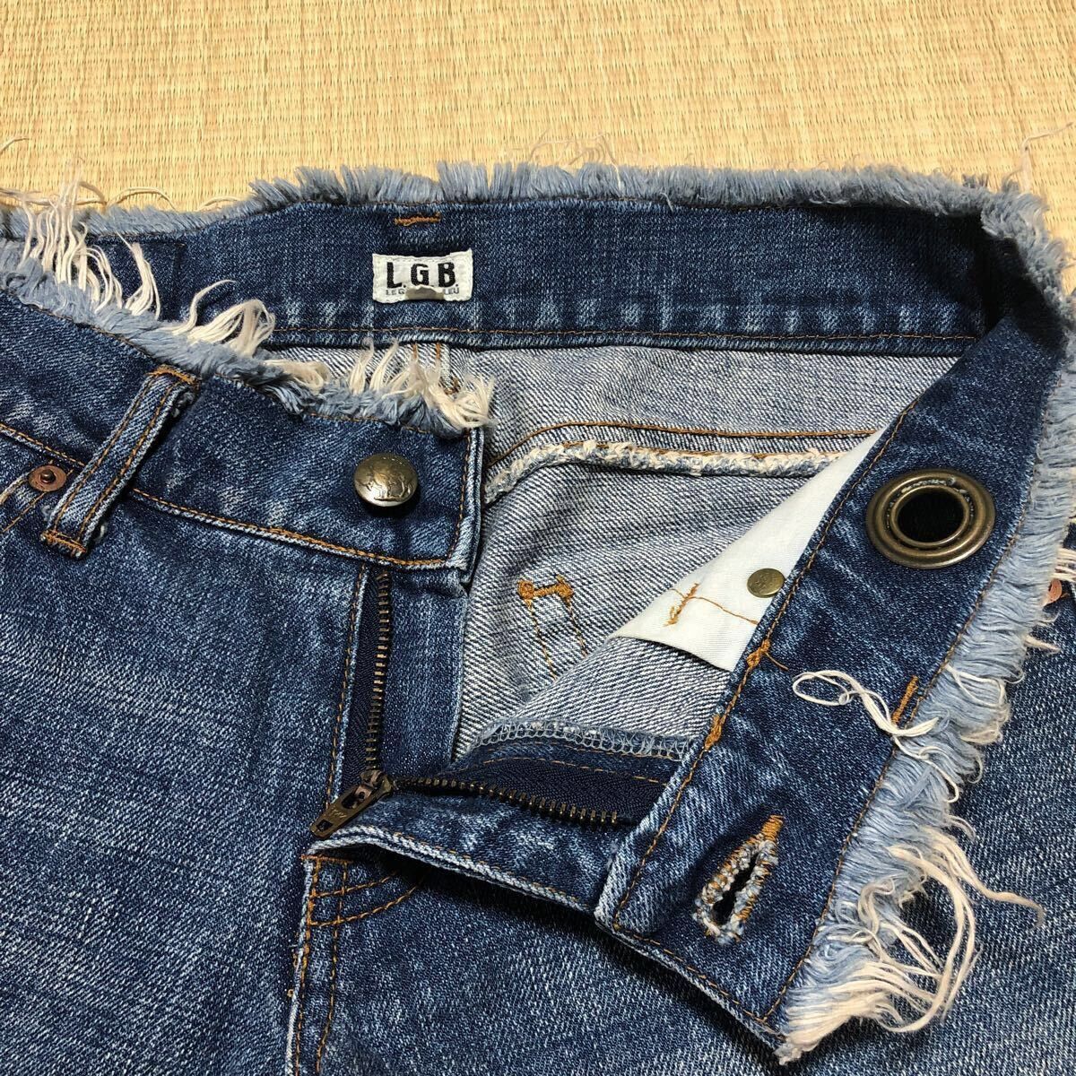 Le Grande Bleu (L.G.B.) LGB Black Crow Fringe Flare Jeans Size 25" / US 0 / IT 36 - 4 Thumbnail