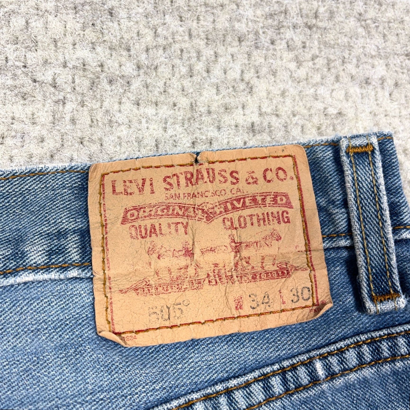 Levi's VINTAGE Levi's 505 Jeans Men 34x30 Regular Fit Straight Blue Distressed 5-Pocket Denim 34 Mens Jeans Regular Modern American Classic Levi's 505 Size US 34 / EU 50 - 5 Thumbnail
