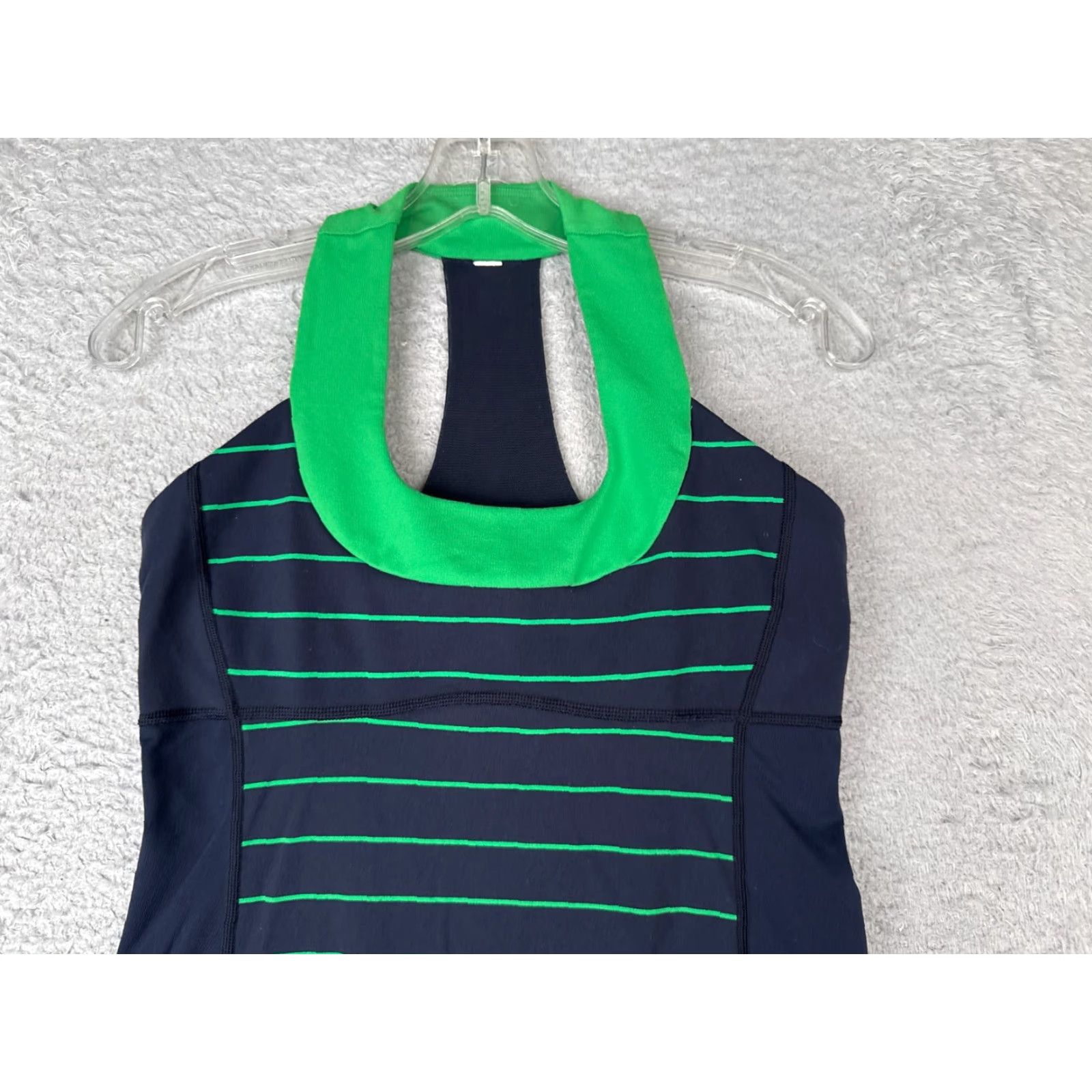 Lululemon Lululemon Shirt Women 8 Tank Sleeveless Built-In Bra Yoga Athletic Yoga Shirt Blue Green Scoop Neck Tank Woman 8 Womens Size M / US 6-8 / IT 42-44 - 4 Thumbnail